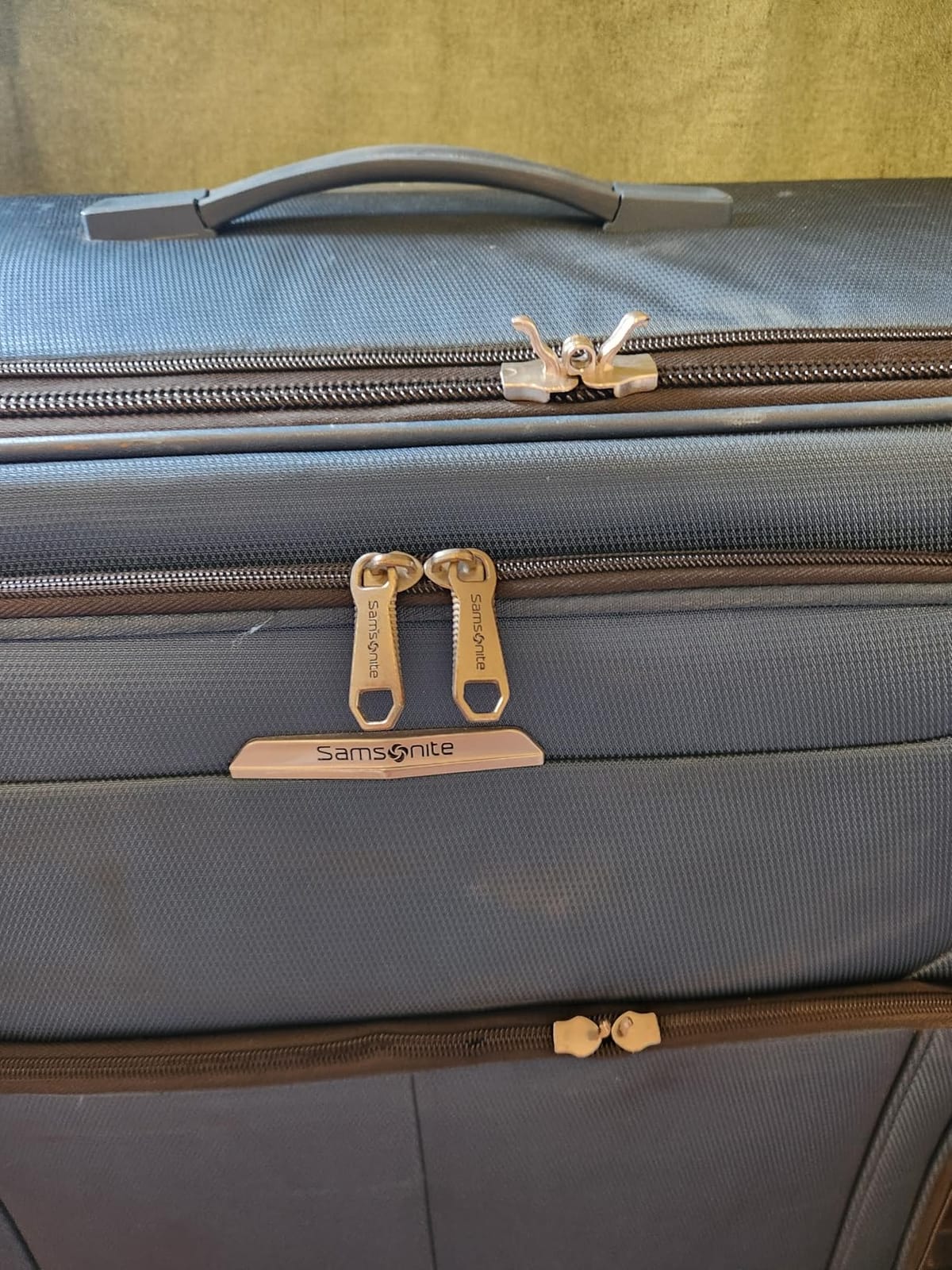 Samsonite Solyte DLX Softside Expandable Luggage with Spinner Wheels, Mineral Grey, Checked-Large 29-Inch customer photo 2