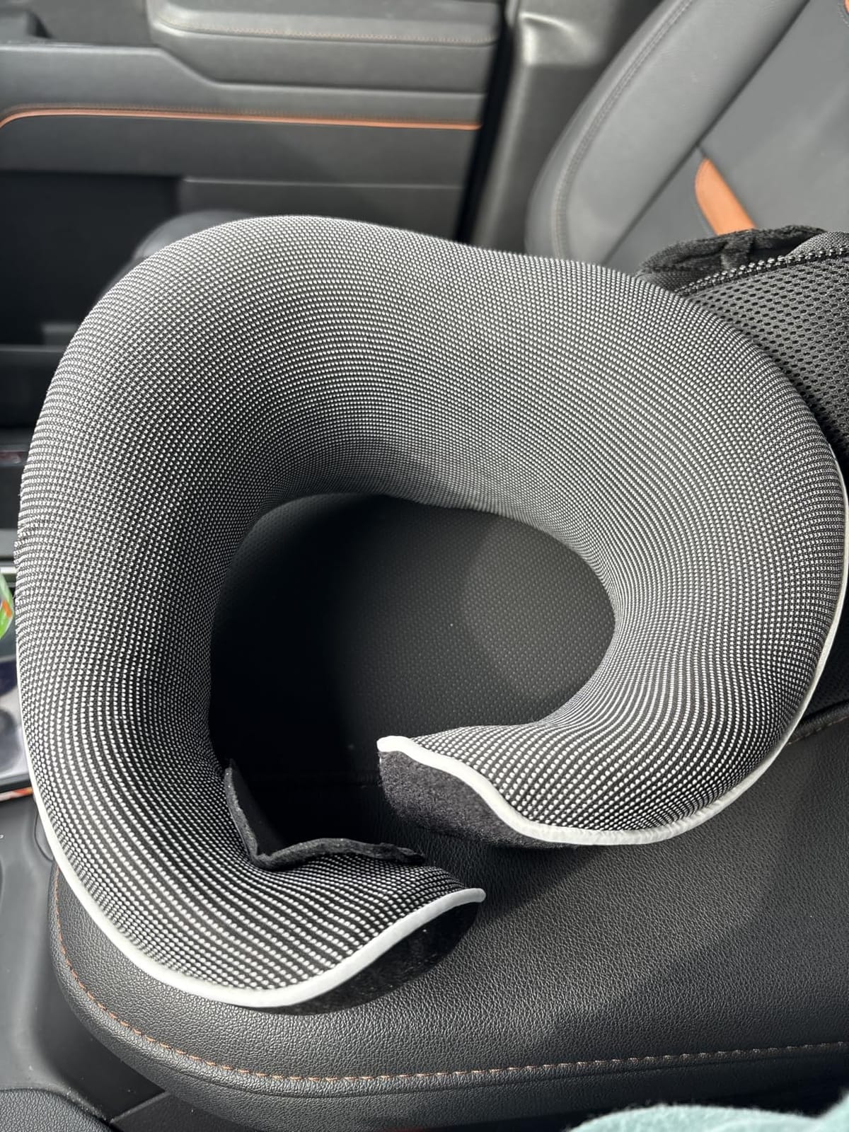 Proglobe Travel Neck Pillow for Airplanes, Long Haul Flight Kit, Grey customer photo 2