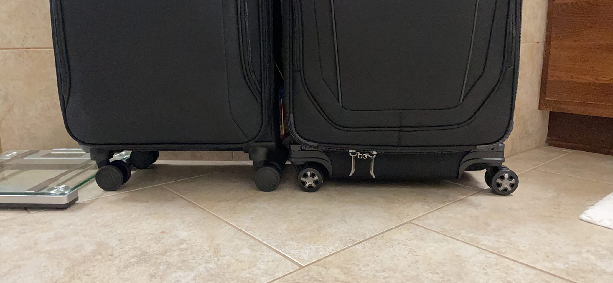 Verage Toledo Underseat Carry On Luggage 15-Inch Softside Small Suitcase with Spinner Wheels & USB Port (Navy, Carry-On 15-Inch) customer photo 2