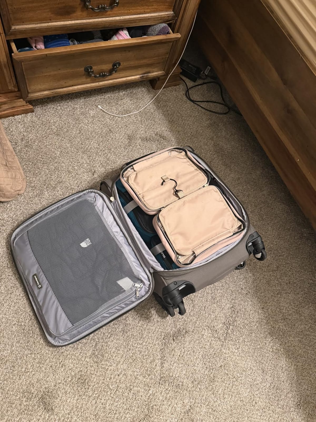 Travelpro Maxlite 5 Softside Checked Luggage Spinner, Grey, 25-Inch customer photo 2
