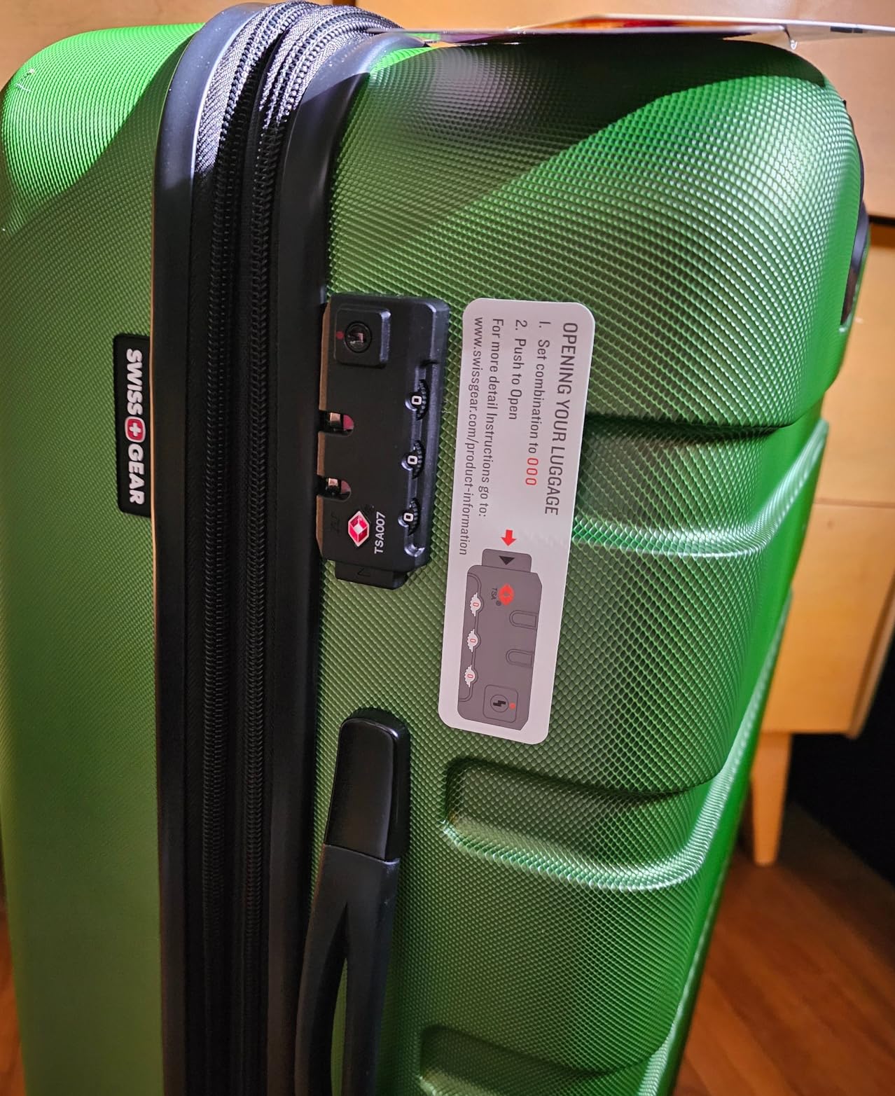 SwissGear 7366 Signature Hardside Expandable Luggage with Spinner Wheels, TSA Lock, Evening Haze, Checked-Large 27-Inch customer photo 2