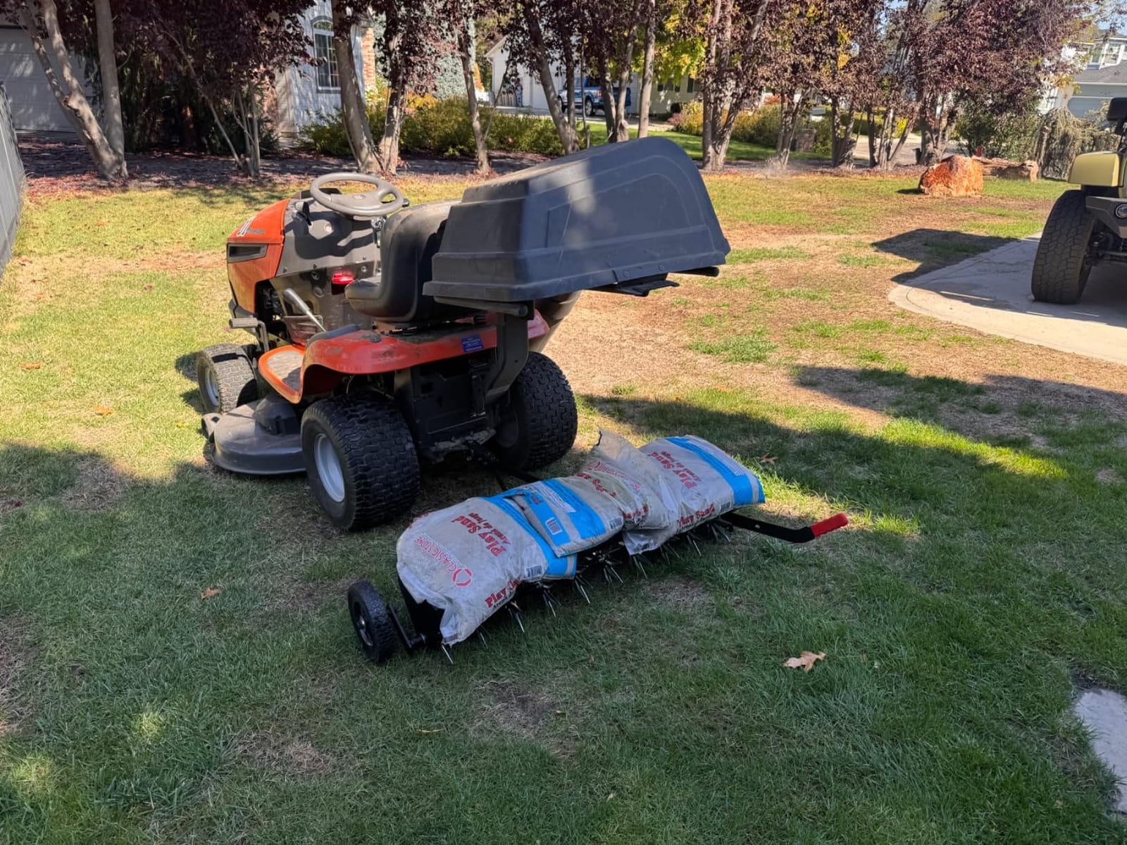 Suchtale 40-Inch Tow Behind Spike Aerator with Galvanized Steel Tines, Durable Lawn Aerator Soil Penetrator Spikes Tractor with Extra-Wide Tow Bar for Lawn and Farm, Black customer photo 1