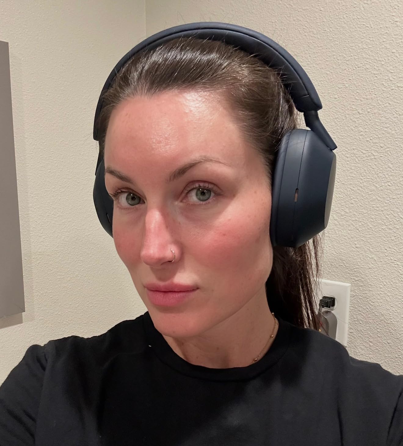 Sony WH-1000XM5 Premium Noise Cancelling Wireless Headphones, Midnight Blue customer photo 1