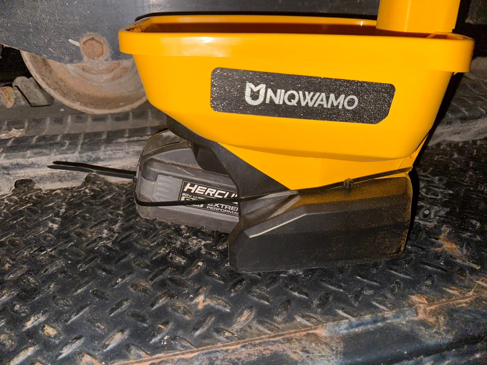 Uniqwamo Handheld Power Spreader Compatible for Dewalt 20V/60V Battery customer photo 2