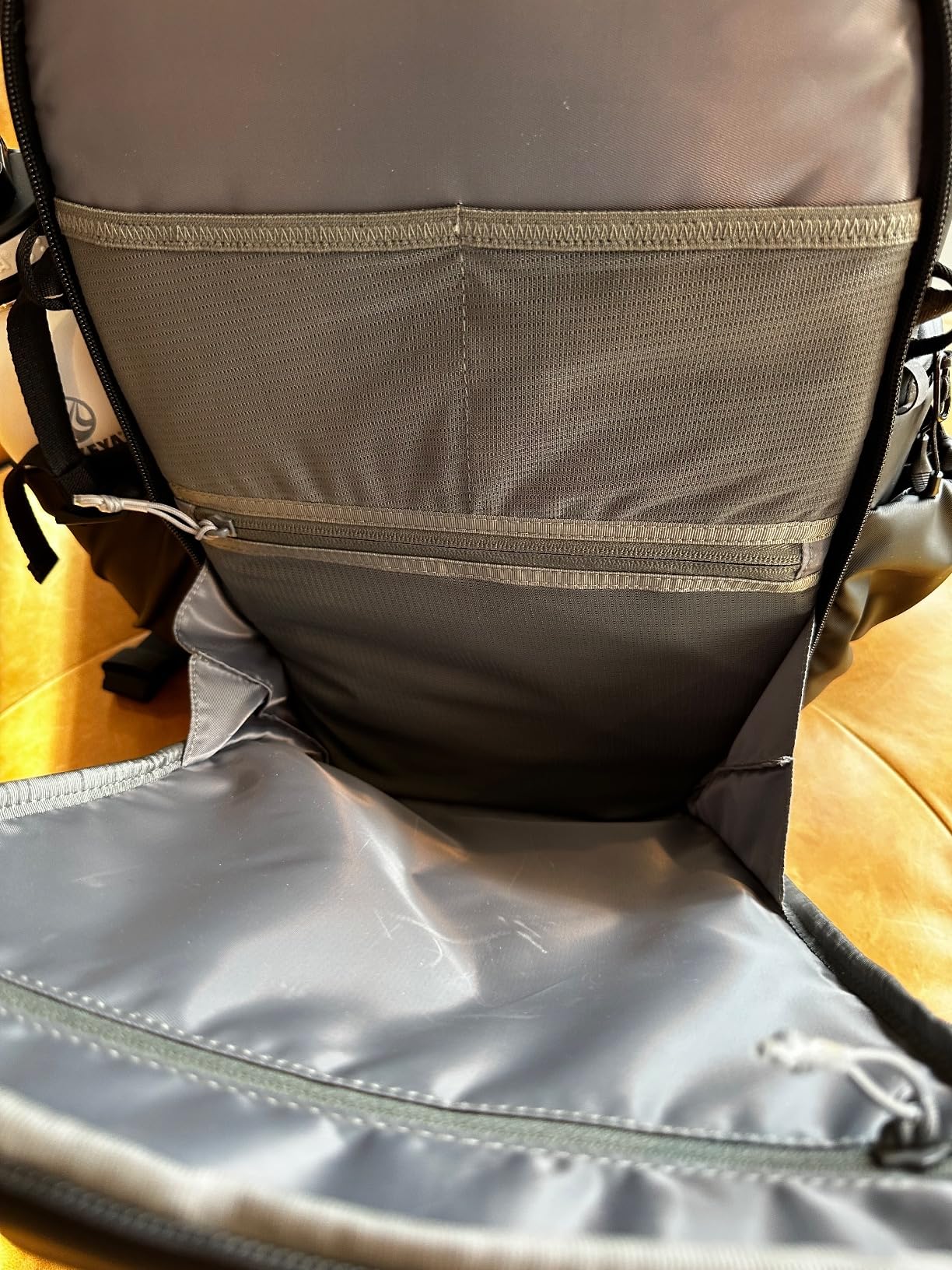 ULANZI 22L Camera Backpack Professional Bag, Water-Resistant Camera Case customer photo 2