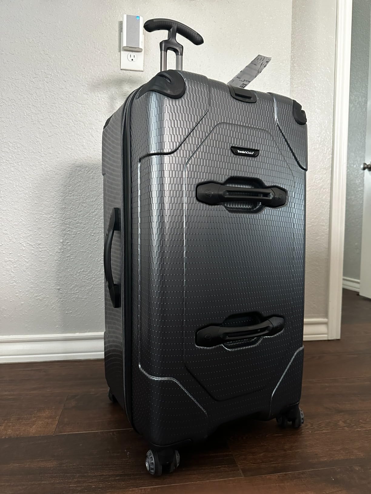 Traveler's Choice Maxporter II Polycarbonate Hardside Trunk with Spinner Wheels, Green, 22-Inch Carry-on Luggage customer photo 2