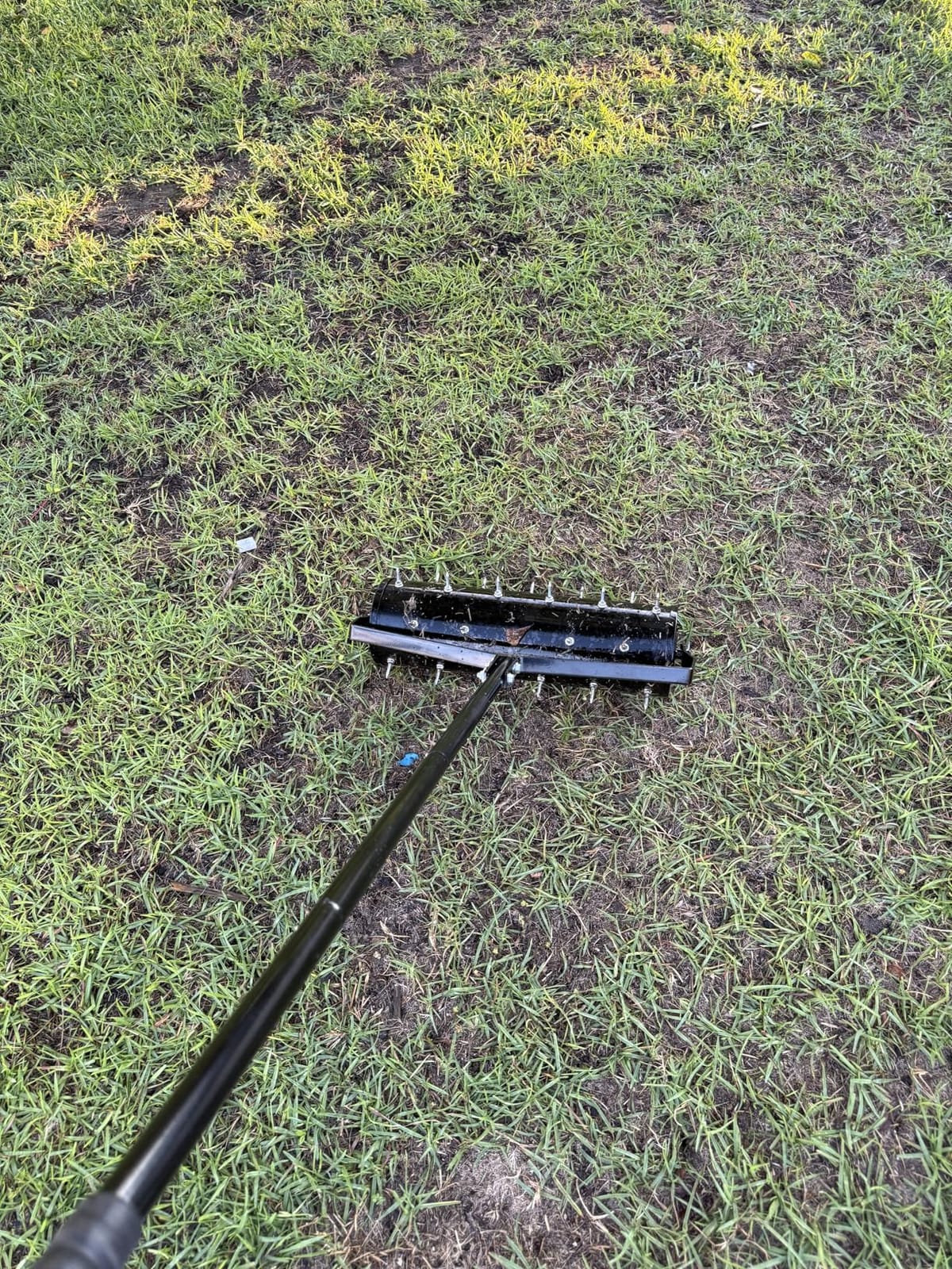 Goplus Rolling Lawn Aerator, 21-Inch Garden Yard Rotary Push Tine Filled Sand Stone, Heavy Duty Spike Soil Aeration w/Metal Handle, Fillable Drum 51