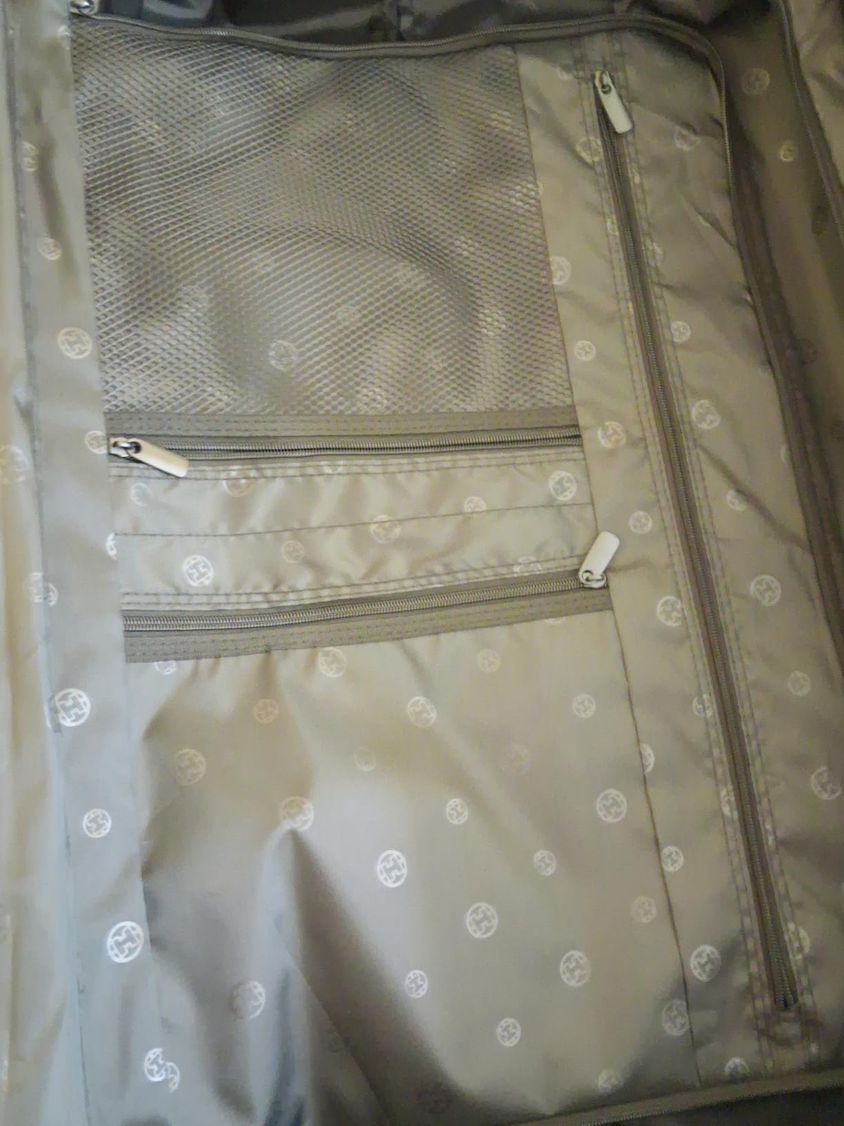 All Aluminum 20'' Luggage with Removable Spinner Wheels,Provide Spare Wheels.Carry on Luggage 22 x 14 x 9 Airline Approved Lightweight Metal Hard Shell Zipperless Suitcase customer photo 1