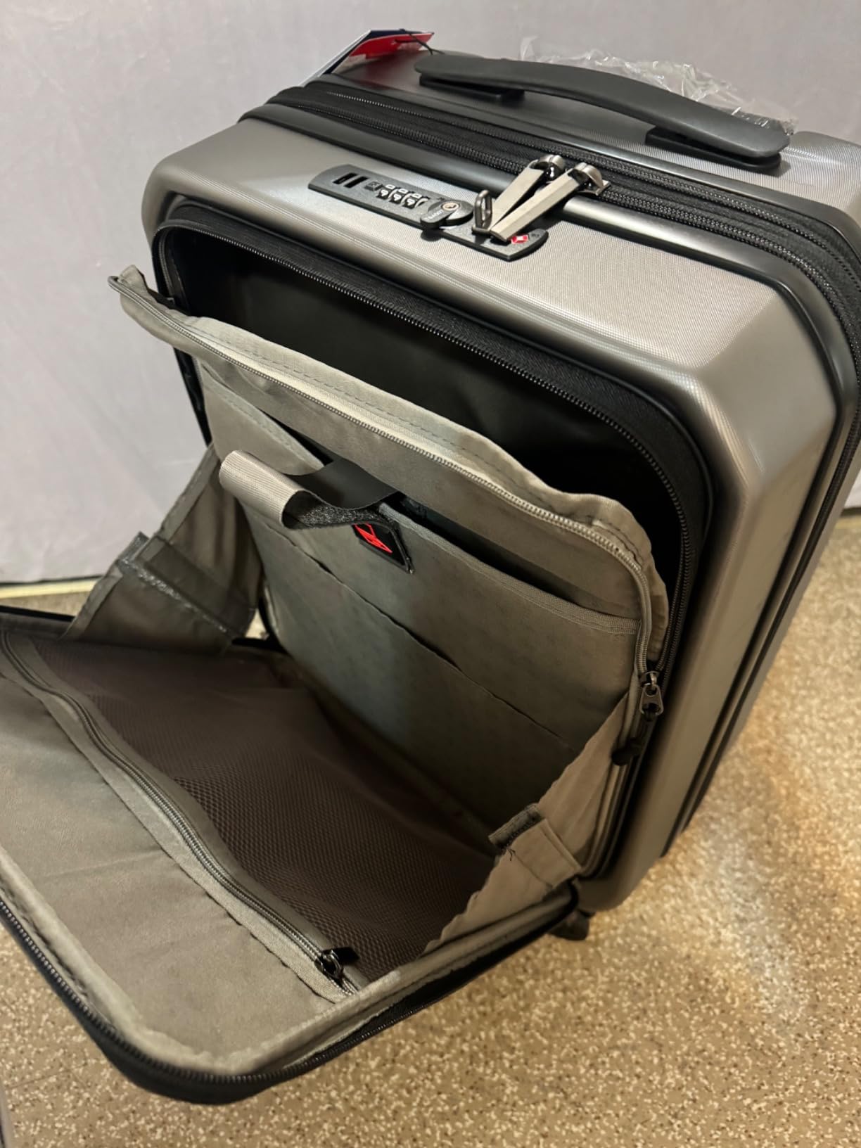 CENSIEN Expandable Carry On Luggage Airline Approved, 20 Inch Lightweight ABS+PC Hard Shell Suitcases with Front Pocket, Spinner Wheels, TSA Lock (Black, 1PC) customer photo 2