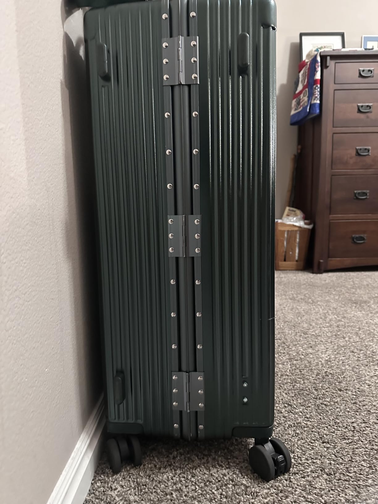 Nobl Travel Zipperless Check in Suitcase - Aluminum Frame, TSA Locks, Ivory customer photo 1