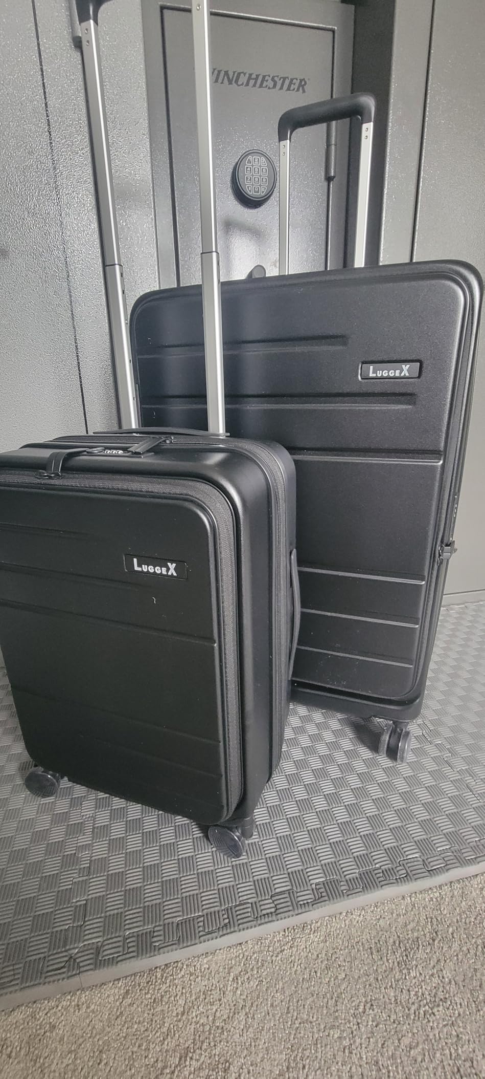 LUGGEX Carry On Front Pocket Expandable Suitcase, Black, 20