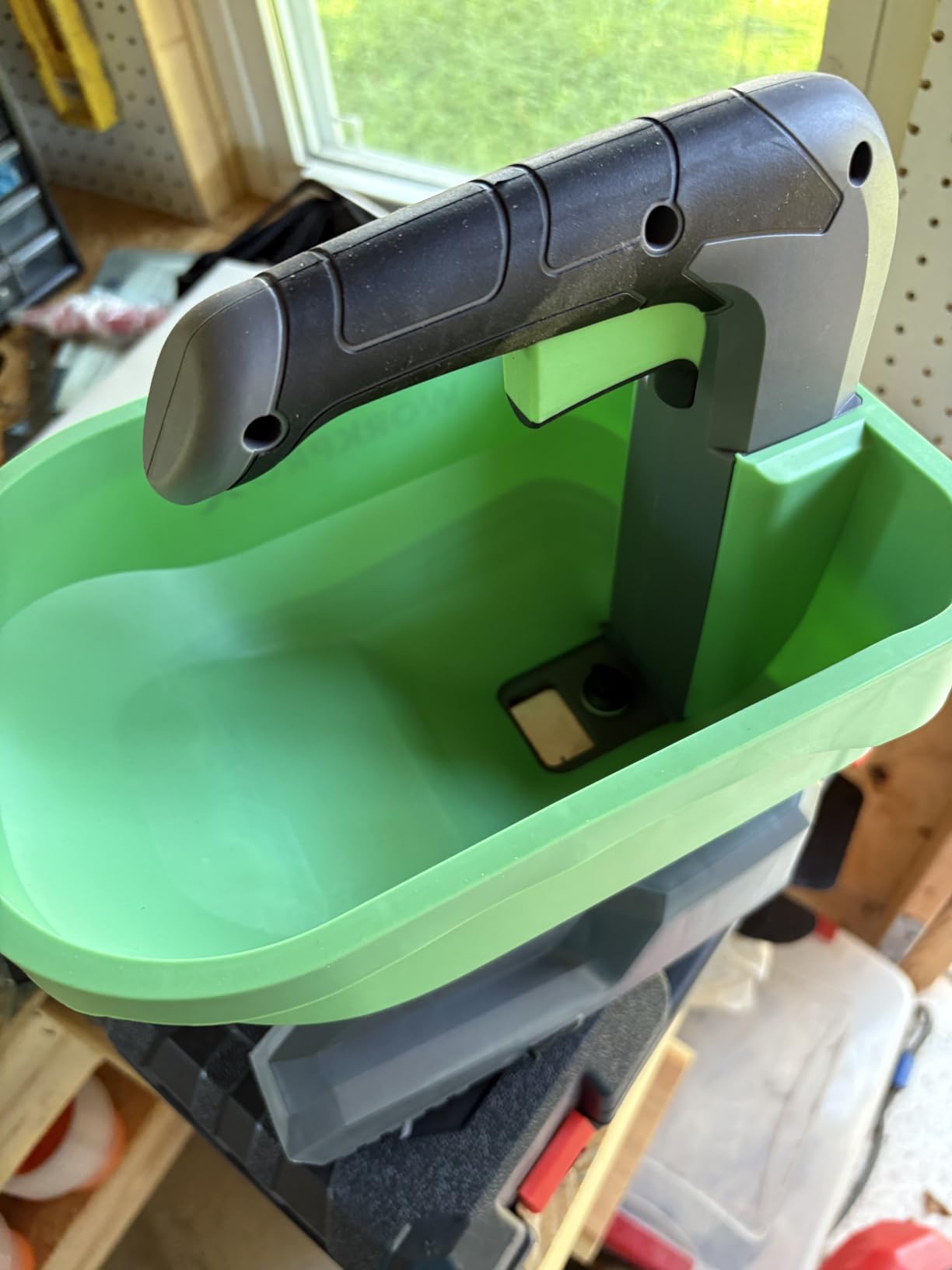 WORKPROX Cordless Battery Powered 7.2V Fertilizer Spreader, 8-Level Setting customer photo 2