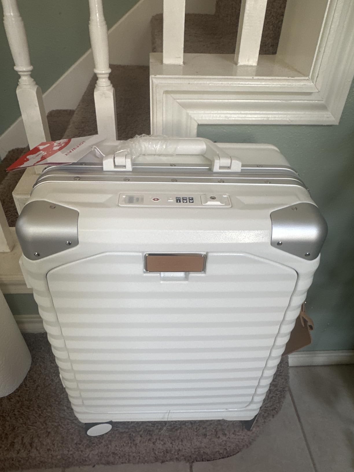 Joyway 20 Inch Carry on Luggage with Aluminium Frame and Front Pocket, PC Hardshell Suitcase with USB Port and Cup Holder, 21.5x14.2x9 Airline Approved, Luggage with Spinner Wheels and TSA Lock (Grey) customer photo 2