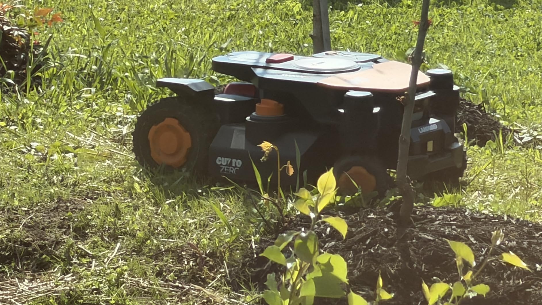 WORX Robot Lawn Mower 4WD for 1 Acre, No Perimeter Wire, WR344 customer photo 1