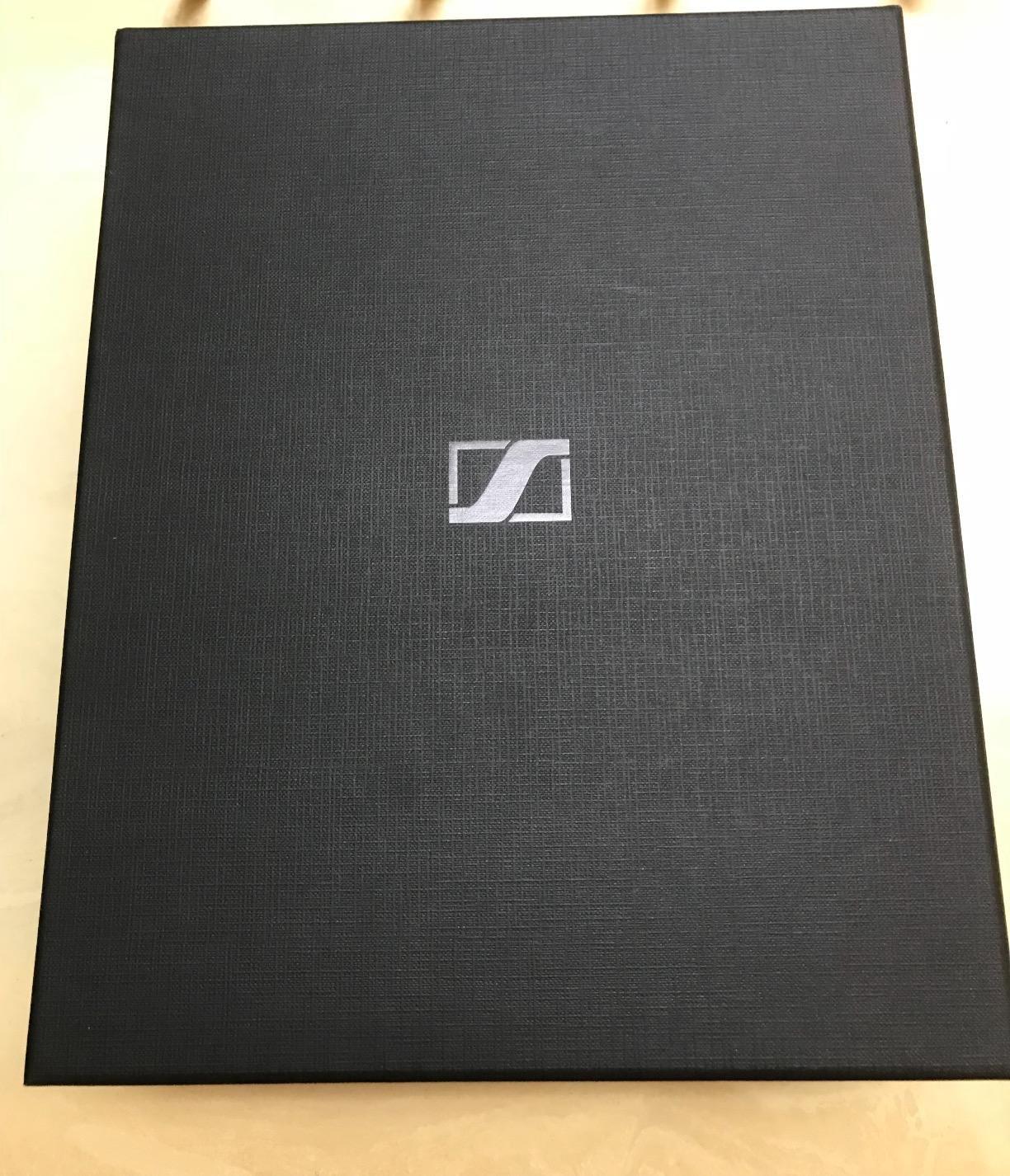 Sennheiser HD 650 - Audiophile Hi-Res Open Back Dynamic Headphone customer photo 2