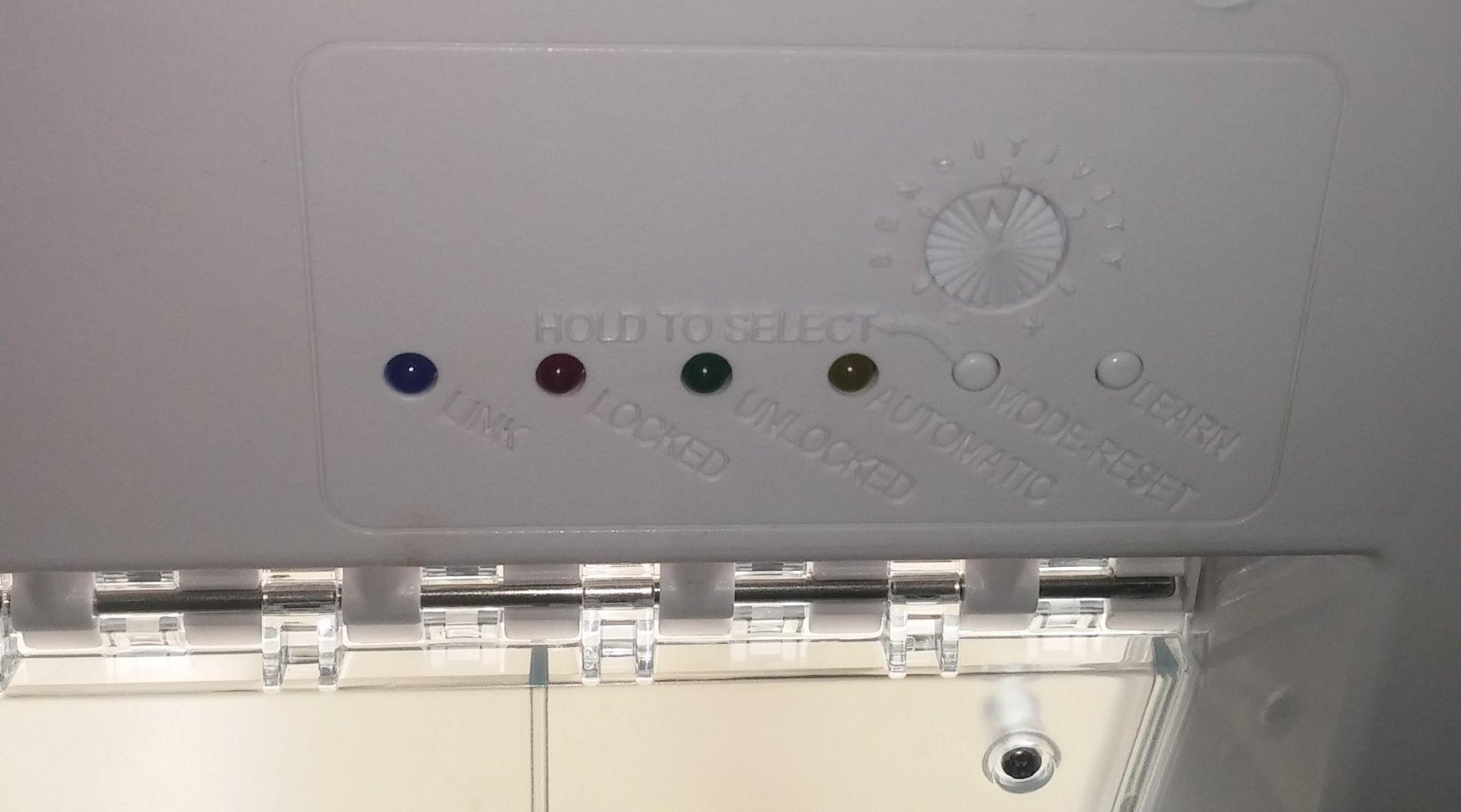 PetSafe Electronic Pet Door, Collar Key Sensor, Dogs Up to 100 lb, Large customer photo 2