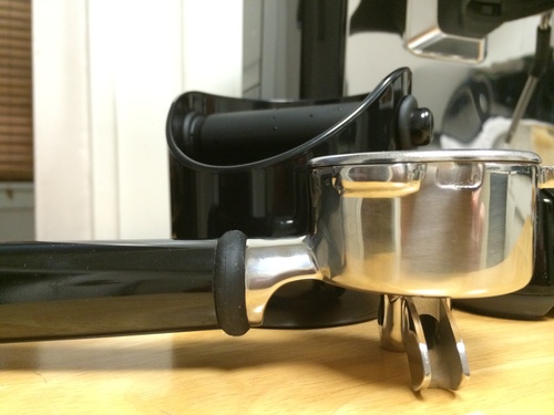 Dreamfarm Grindenstèin Sturdy, Compact, Modern Space-Saving Espresso Coffee Grind Knock Box - Silver customer photo 2