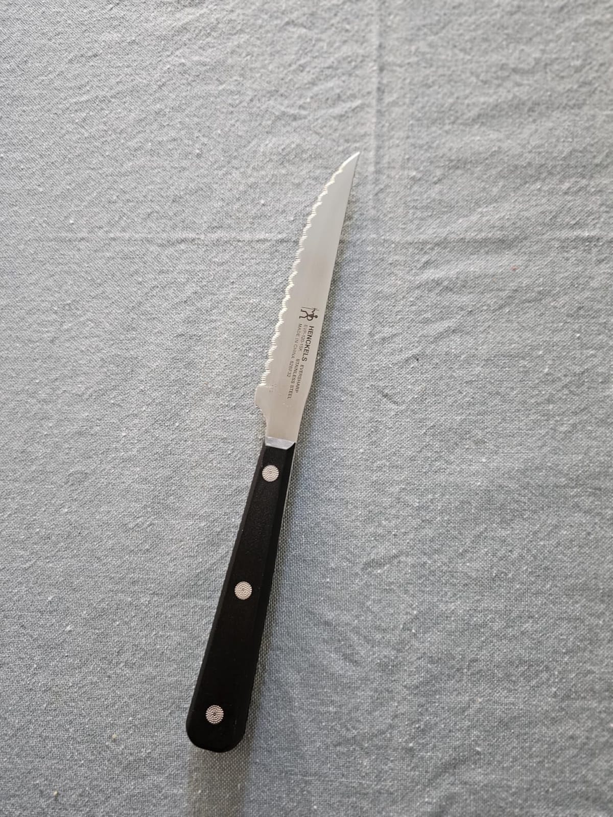 HENCKELS Razor-Sharp Steak Knives Set of 8, German Engineered customer photo 2