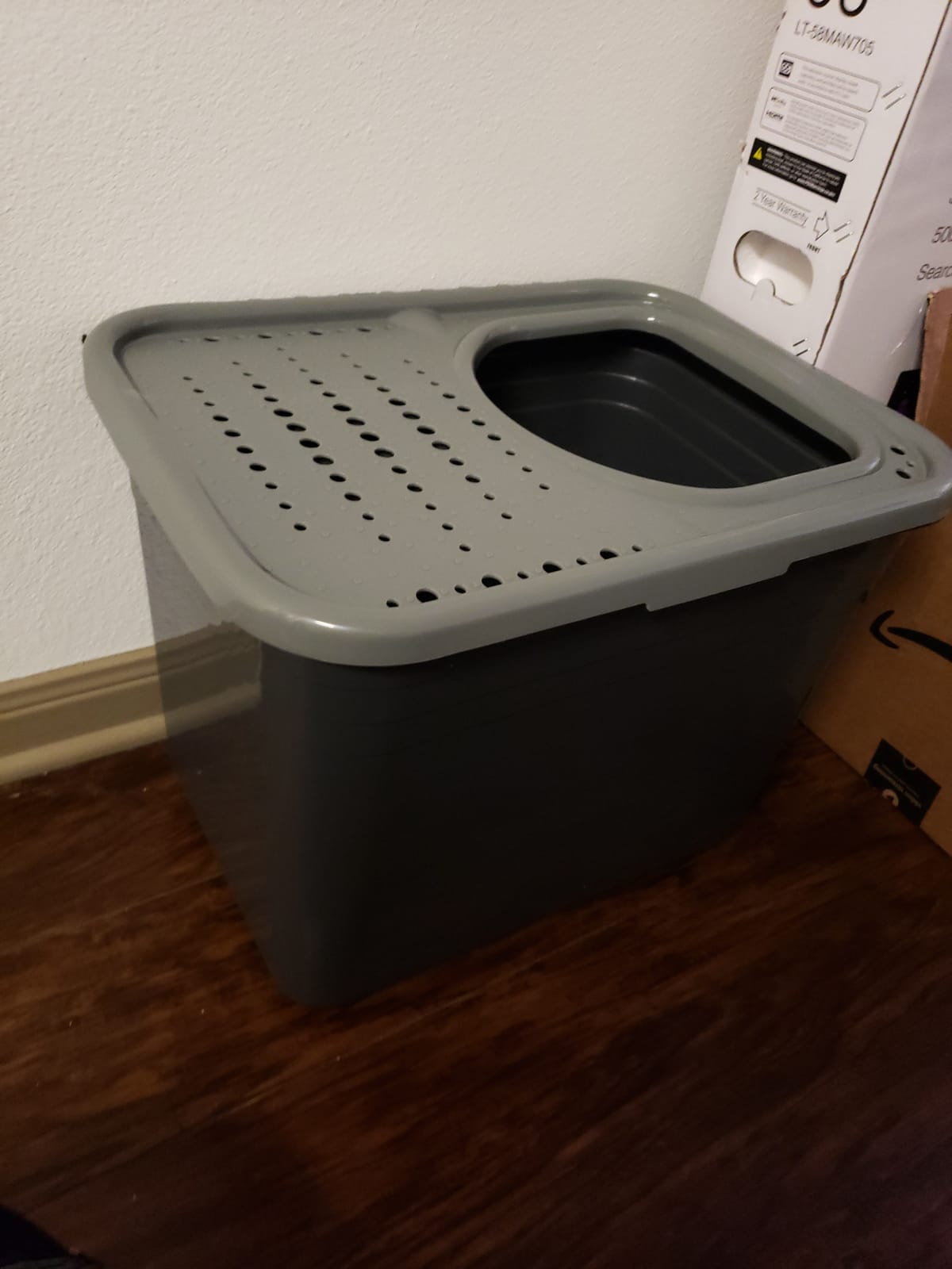 Arm & Hammer Premium Top Entry Litter Box with Filter to Clean Paws and Microban, Made in USA customer photo 2