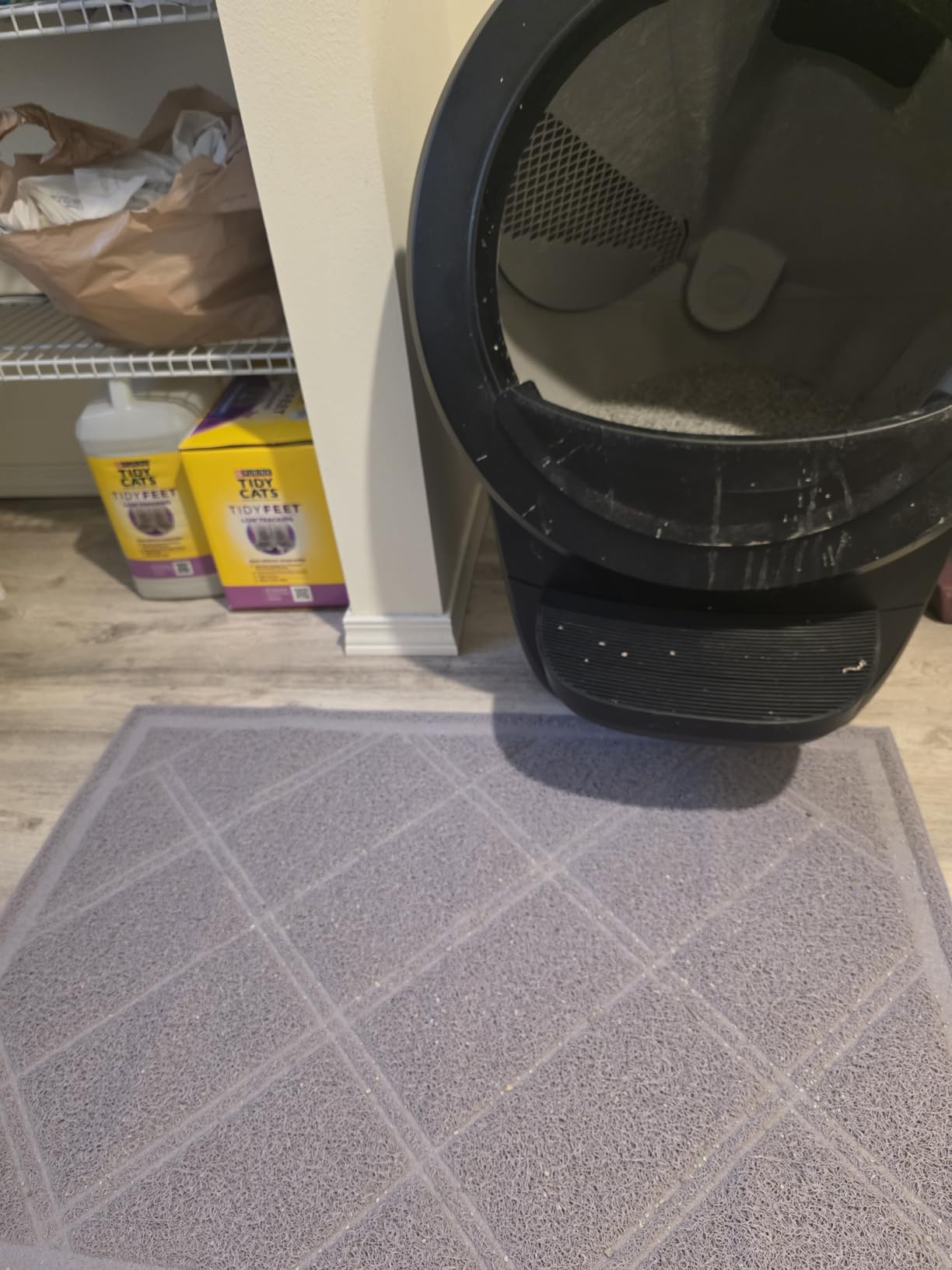 Amazon Basics Less-Mess Litter Trapping Cat Litter Box Mat, Soft on Kitty Paws, Waterproof, Scatter Control, 24