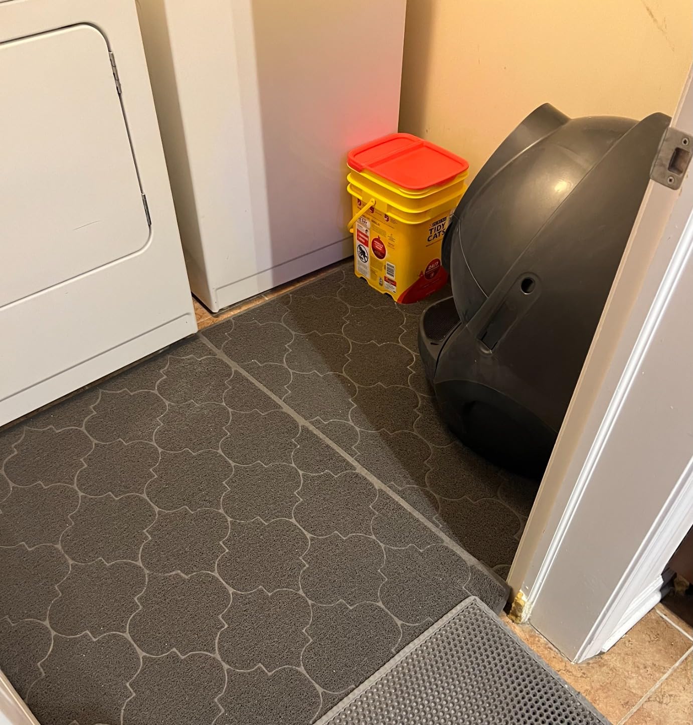 LittleTiger Cat Litter Mat, XL Super Size, Phthalate Free, Easy to Clean, 46x35 Inches, Durable, Soft on Paws, Large Litter Mat. customer photo 2