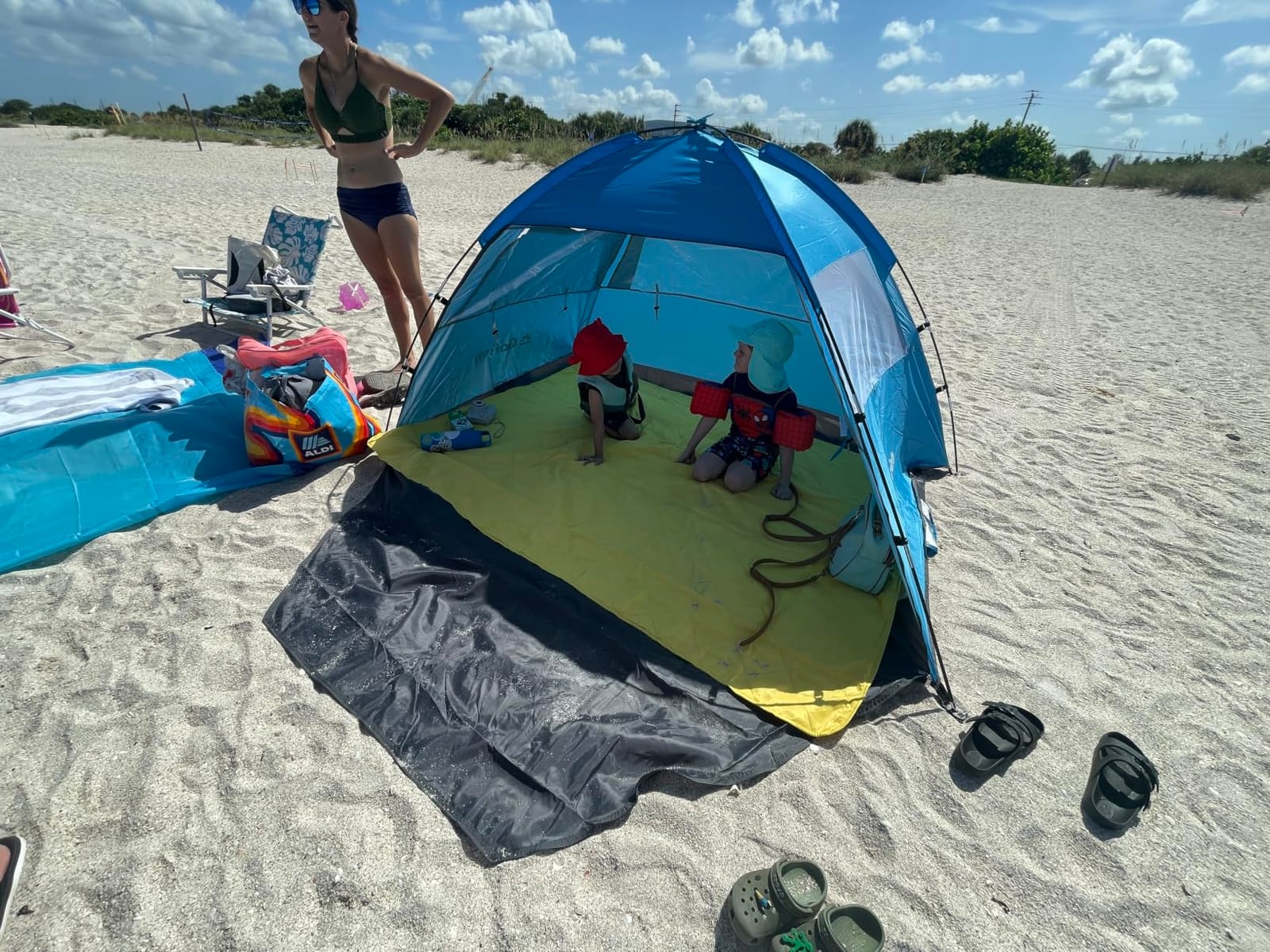 Gorich Beach Tent Sun Shelter for 3/4/6/8/10 Person with UPF 50＋ UV Protection, Lightweight & Easy Setup Beach Shade Canopy, Portable Beach Shade Tent Beach Cabana customer photo 1