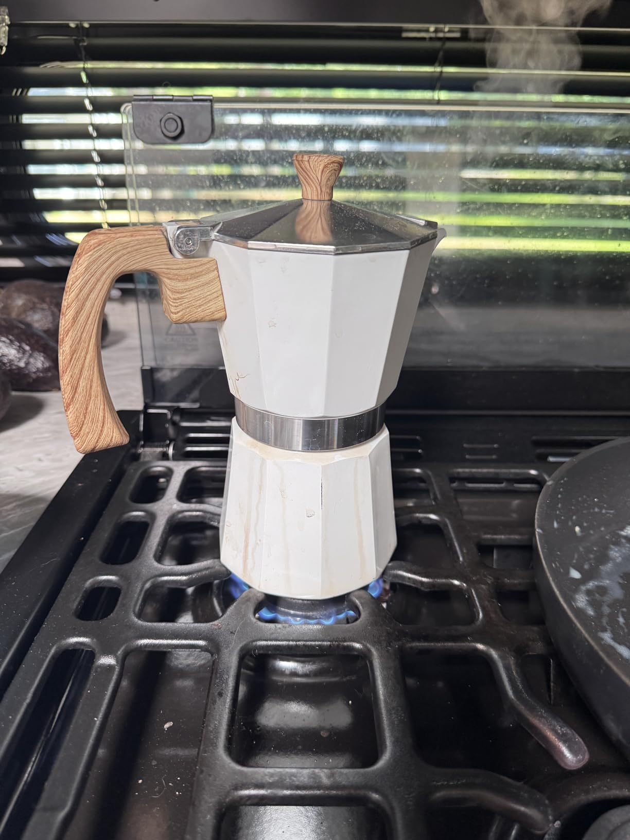GROSCHE Milano Stovetop Espresso Maker Moka Pot 3 espresso Cup, 5 oz White customer photo 2