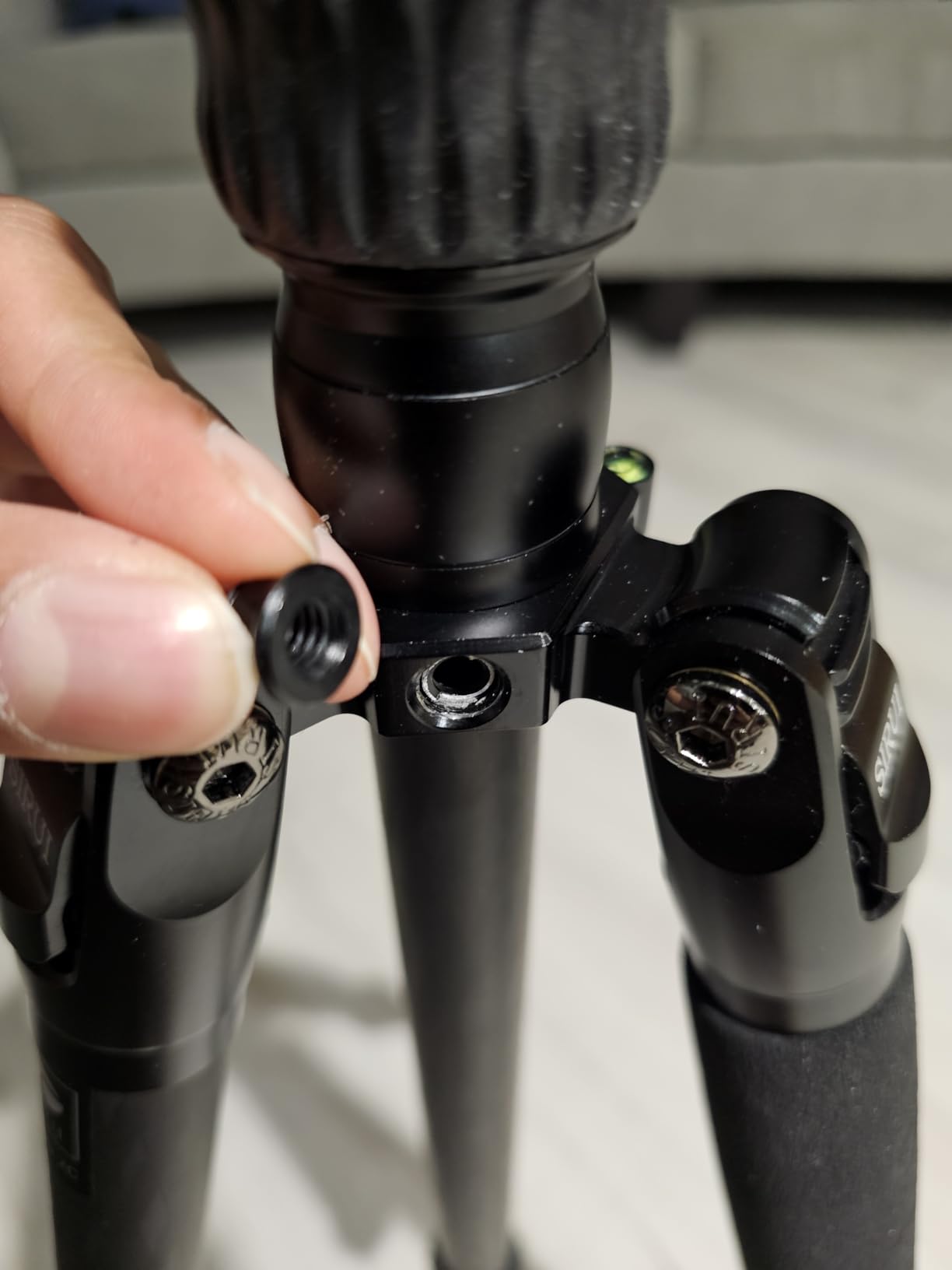 SIRUI Traveler 7C Camera Tripod 65.55 inches Carbon Fiber Arca Tripod with E-10 360° Panorama Ball Head and Arca Swiss Quick Release Plate Load Capacity Up to 17.6lbs, Convertible to Monopod customer photo 1