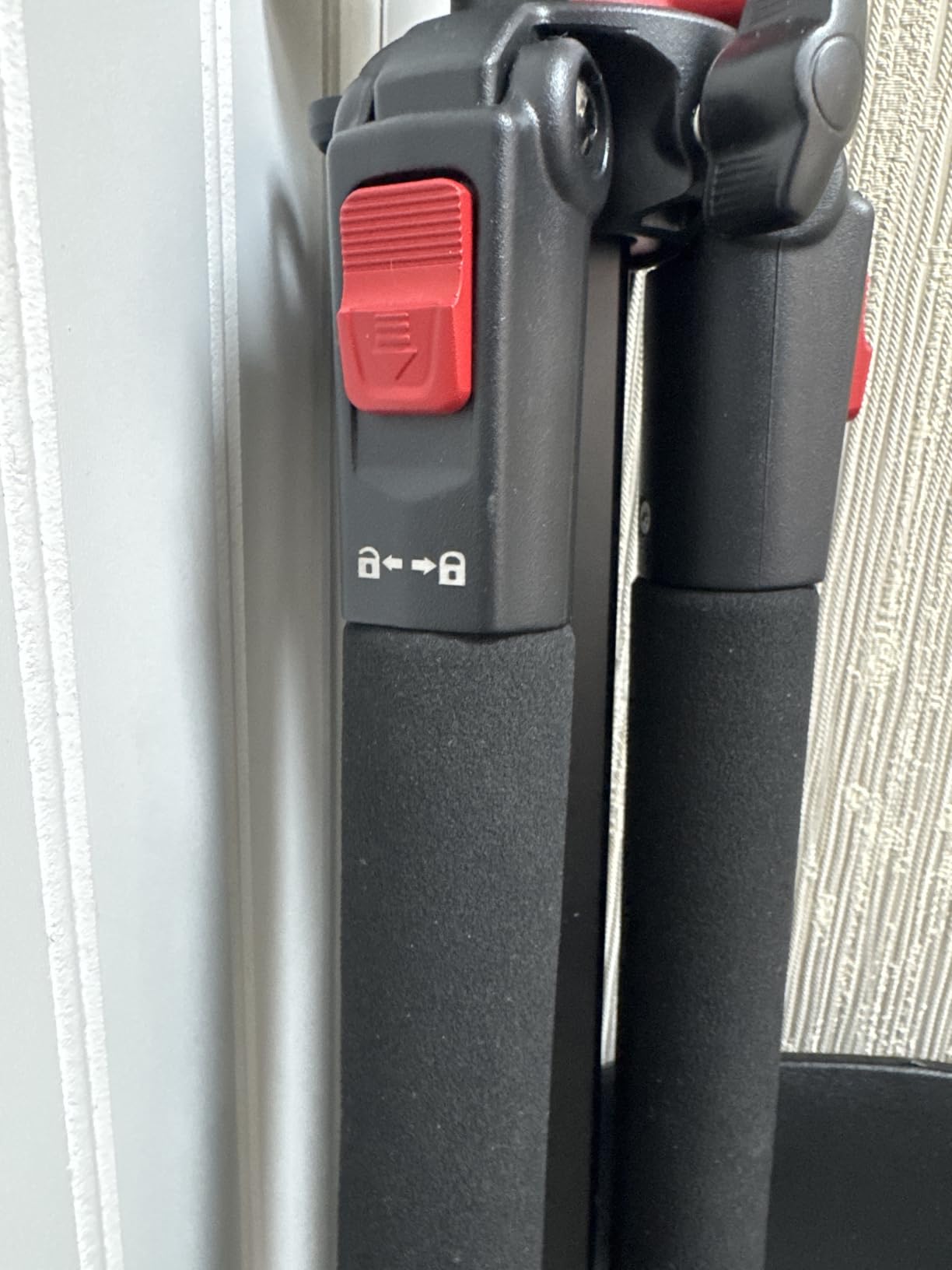 NEEWER 72 Inch Camera Tripod Monopod with Center Column and Ball Head customer photo 1
