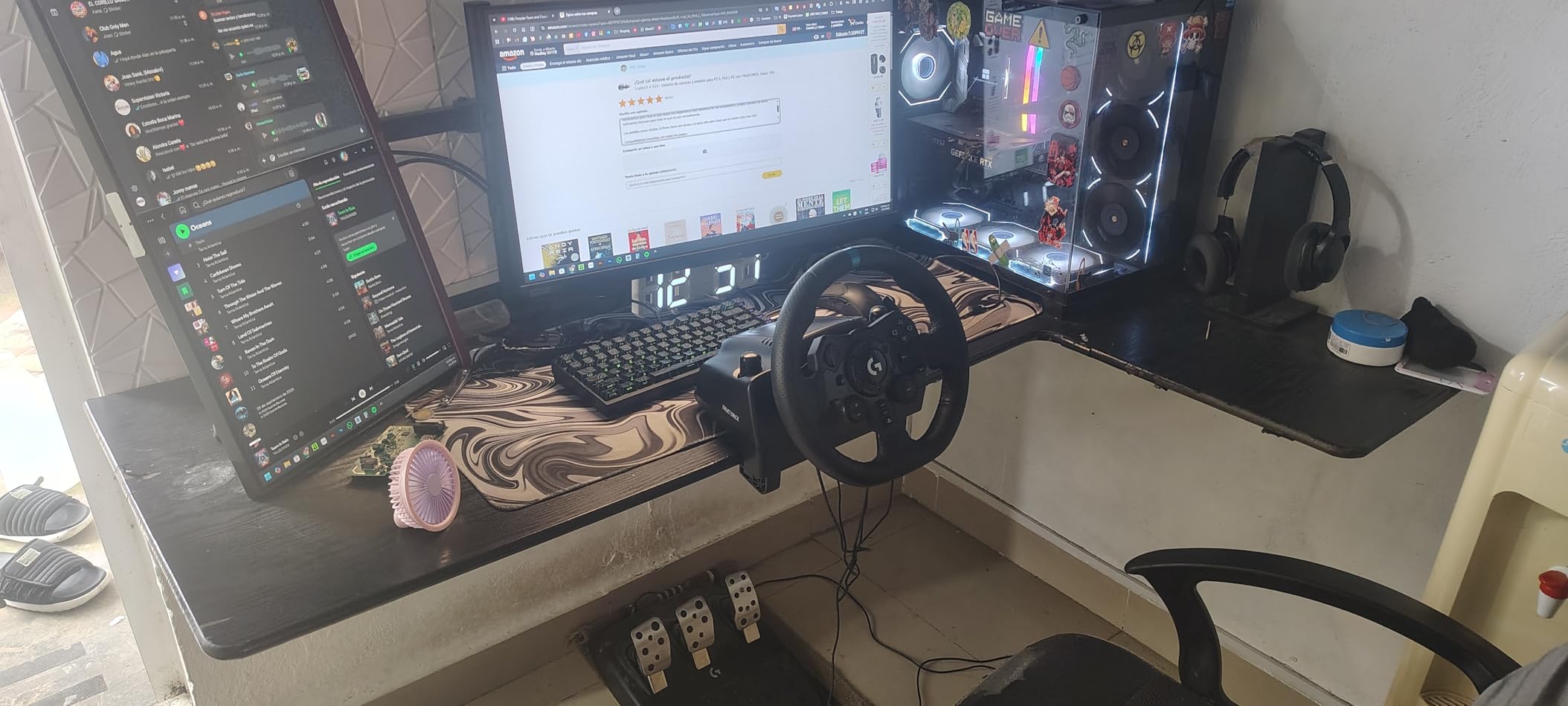 Logitech G923 Racing Wheel and Pedals for Xbox X|S, Xbox One and PC Featuring TRUEFORCE up to 1000 Hz Force Feedback, Responsive Pedal, Dual Clutch Launch Control, and Genuine Leather Wheel Cover customer photo 2