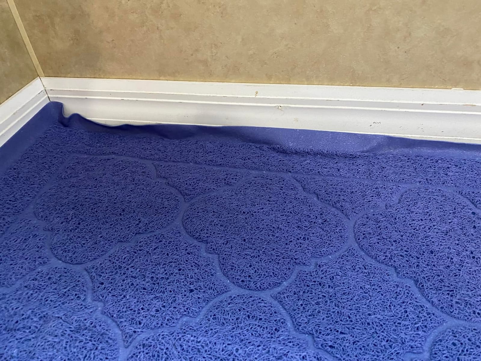 WePet Cat Litter Box Mat, Kitty Premium PVC Pad, Durable Trapping Rug, Phthalate Free, Urine-Resistant, Scatter Control, XXL 47 x 36 Inch, Grey customer photo 1