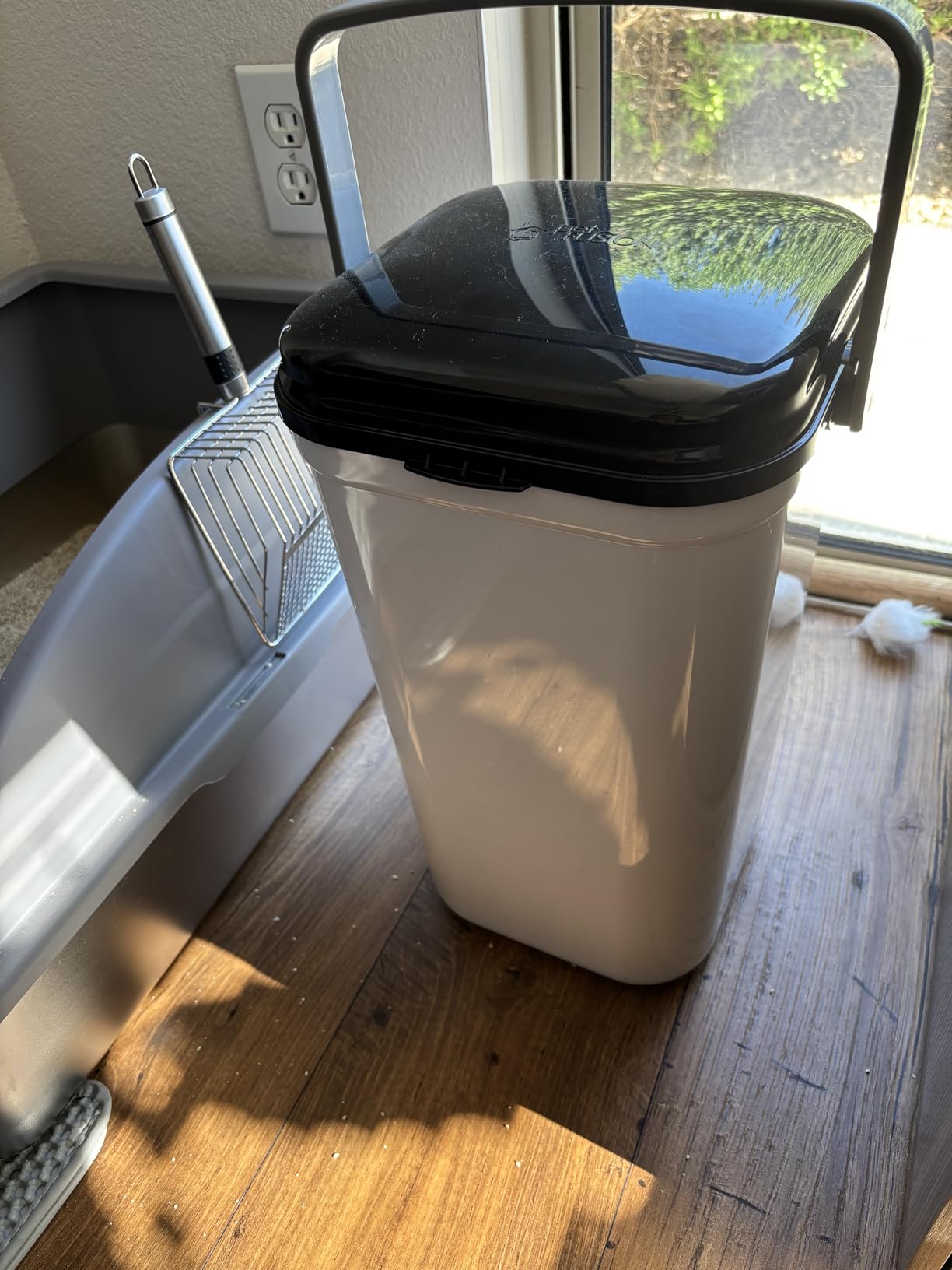 PetFusion Portable Cat Litter Disposal; Innovative Dog Poop Trash Can with Locking Handle, included Deodorizer; Built-in Poop Bag Holder; With 10 Waste Bags; White and Black customer photo 2