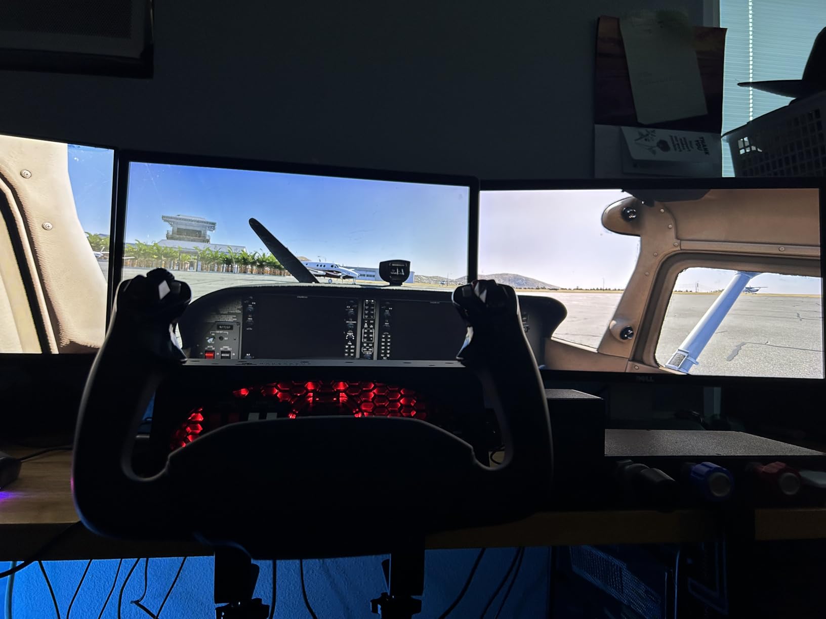 Honeycomb Aeronautical Alpha Flight Controls Yoke & Switch Panel customer photo 2