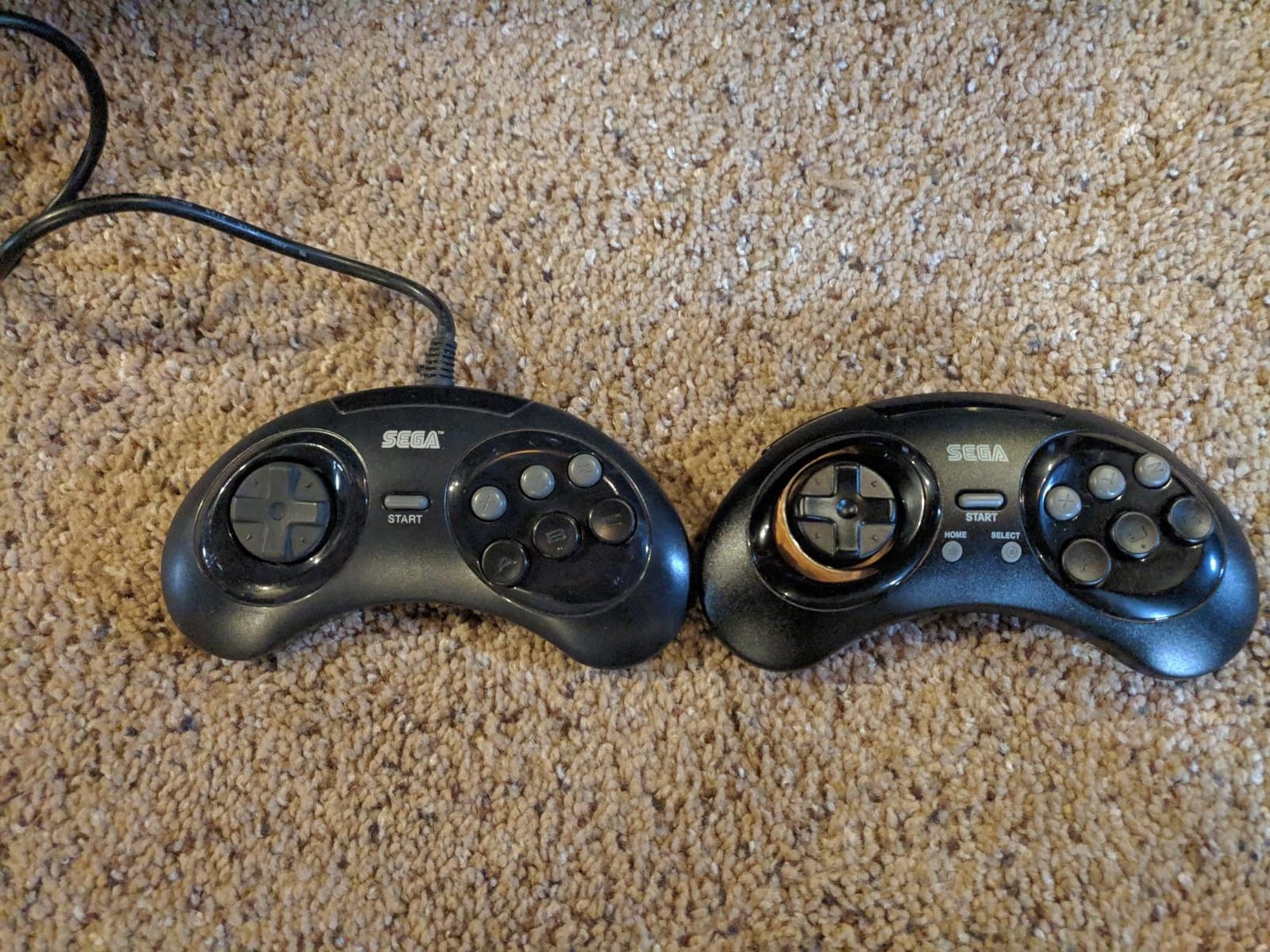 Retro-Bit SEGA Genesis 2.4 GHz 8-Button Wireless Controller - (Black) customer photo 1