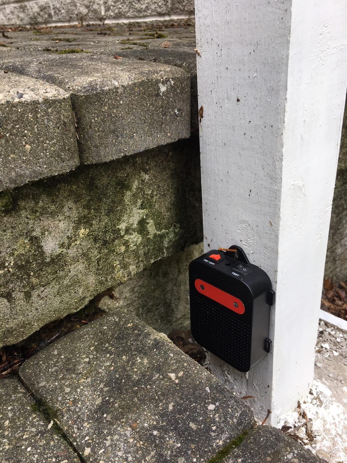 Angveirt Battery Operated Ultrasonic Rodent Repellent for Cars & Garages customer photo 1