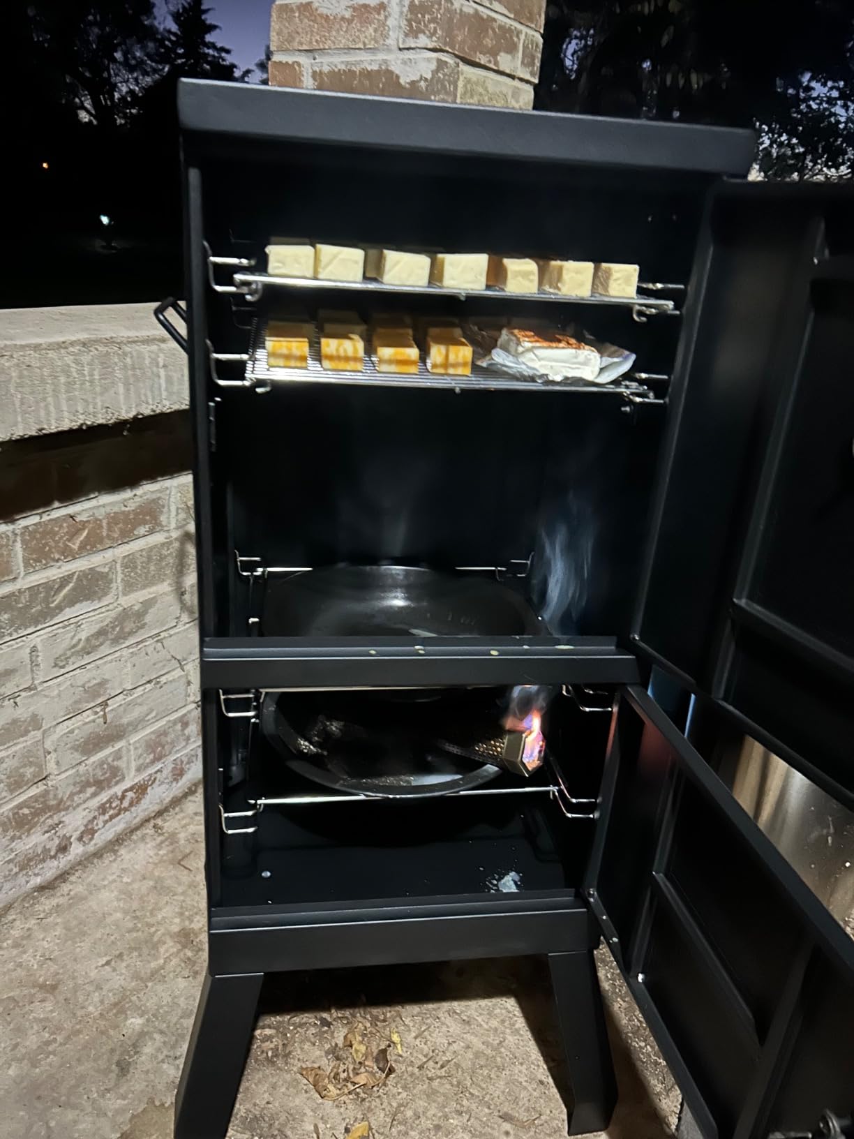 Giantex Vertical Charcoal Smoker, Outdoor BBQ Smoker Grill with Thermometer customer photo 2
