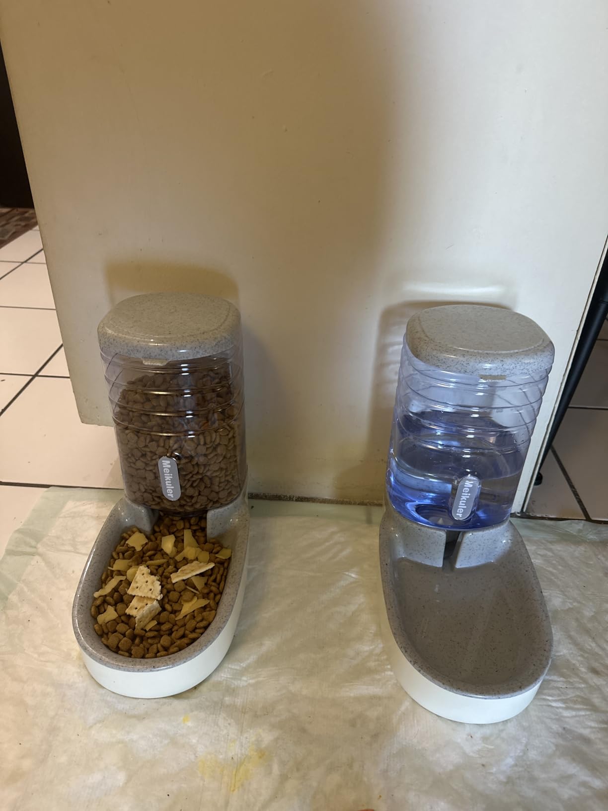 Meikuler Automatic Dog Cat Feeder and Water Dispenser Set,Waterer and Gravity Food Feeder for Small & Medium Dogs Cats Puppies,Large Capacity 1 Gallon x 2(Pink) customer photo 1