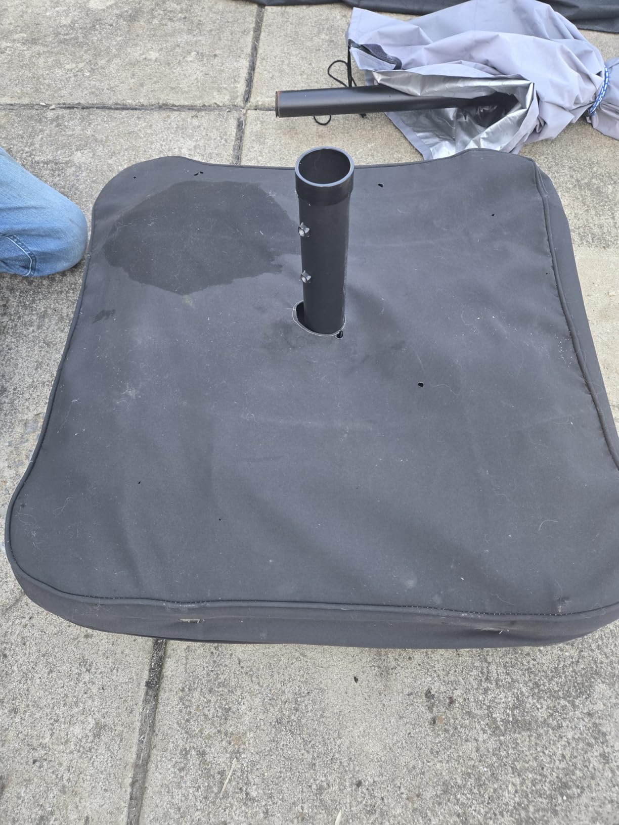 Tangkula Patio Umbrella Base, 220 lbs Heavy Duty Sand Filled Weighted Umbrella Stand with 2 Sandbags, All Weather Oxford Cover, for Poles up to 1.9 inches, for 15 ft Large Market Table Pool Umbrella customer photo 2