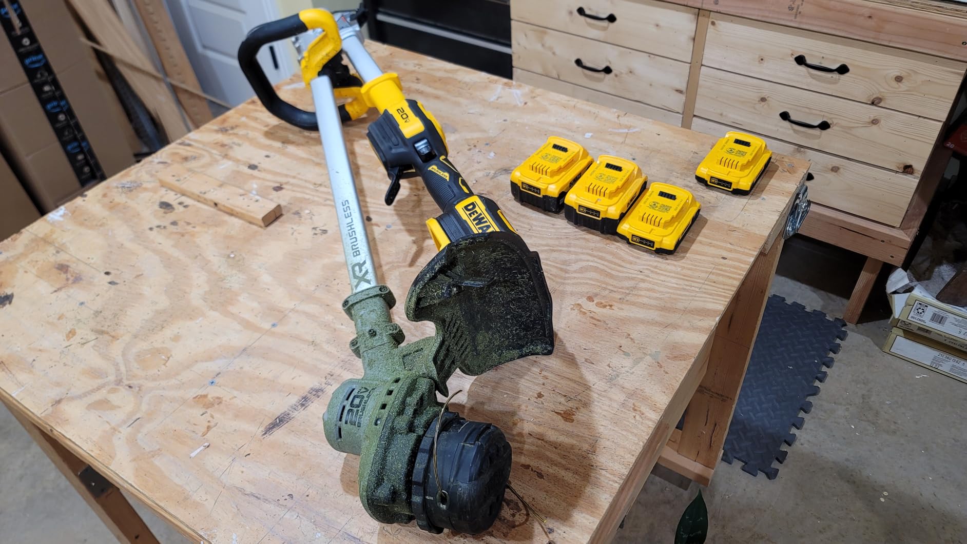 DEWALT 20V MAX* XR String Trimmer, 14-Inch, Tool Only (DCST922B) customer photo 2