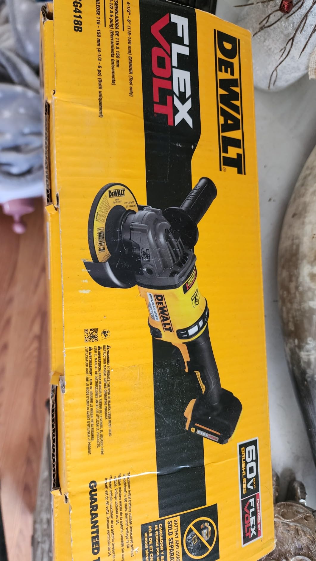 DEWALT FLEXVOLT 60V MAX* Angle Grinder with Kickback Brake, 4-1/2-Inch to 6-Inch, Tool Only (DCG418B) customer photo 2