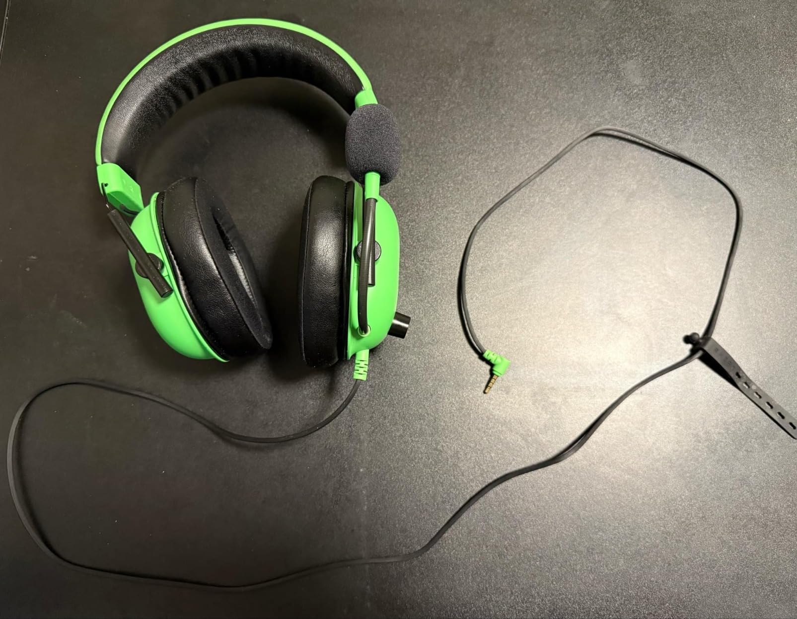 Razer BlackShark V2 X Gaming Headset: 7.1 Surround Sound - 50mm Drivers - Memory Foam Cushion - For PC, PS4, PS5, Switch - 3.5mm Audio Jack - Black customer photo 2