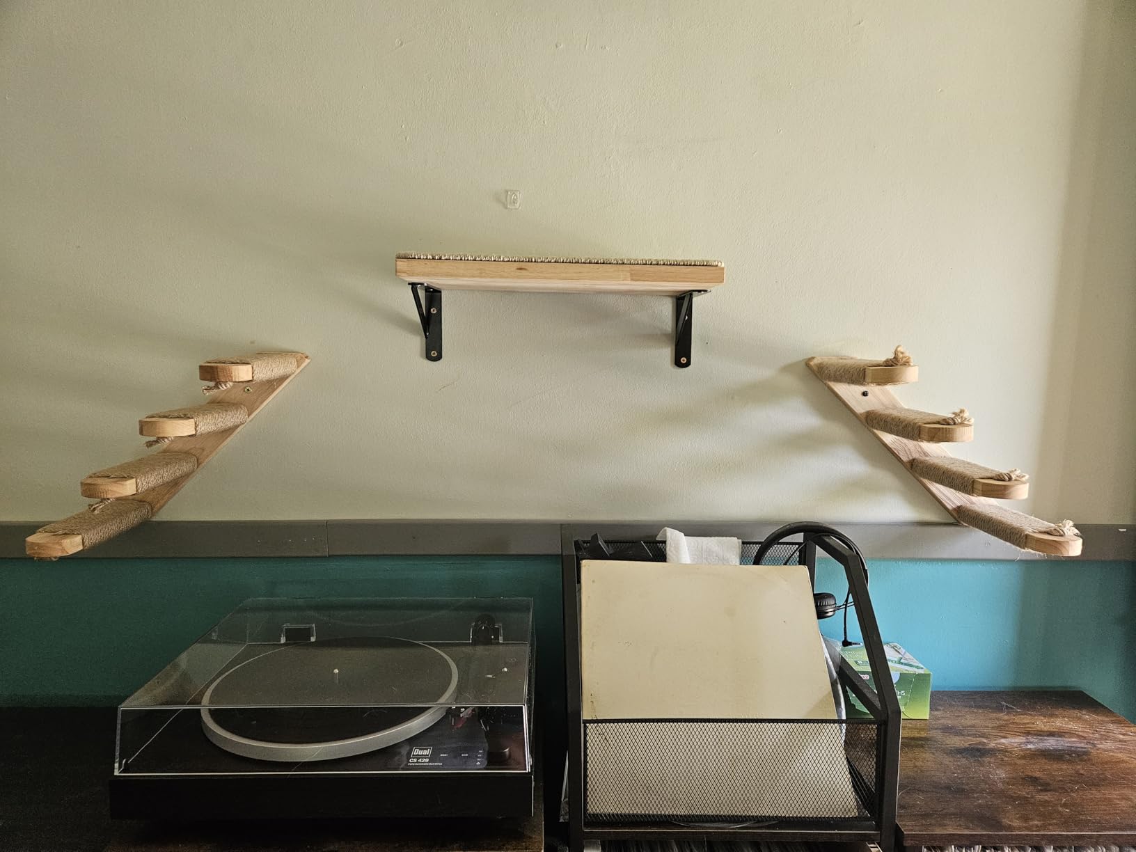 FUKUMARU Cat Climbing Shelf Wall Mounted, Small customer photo 2