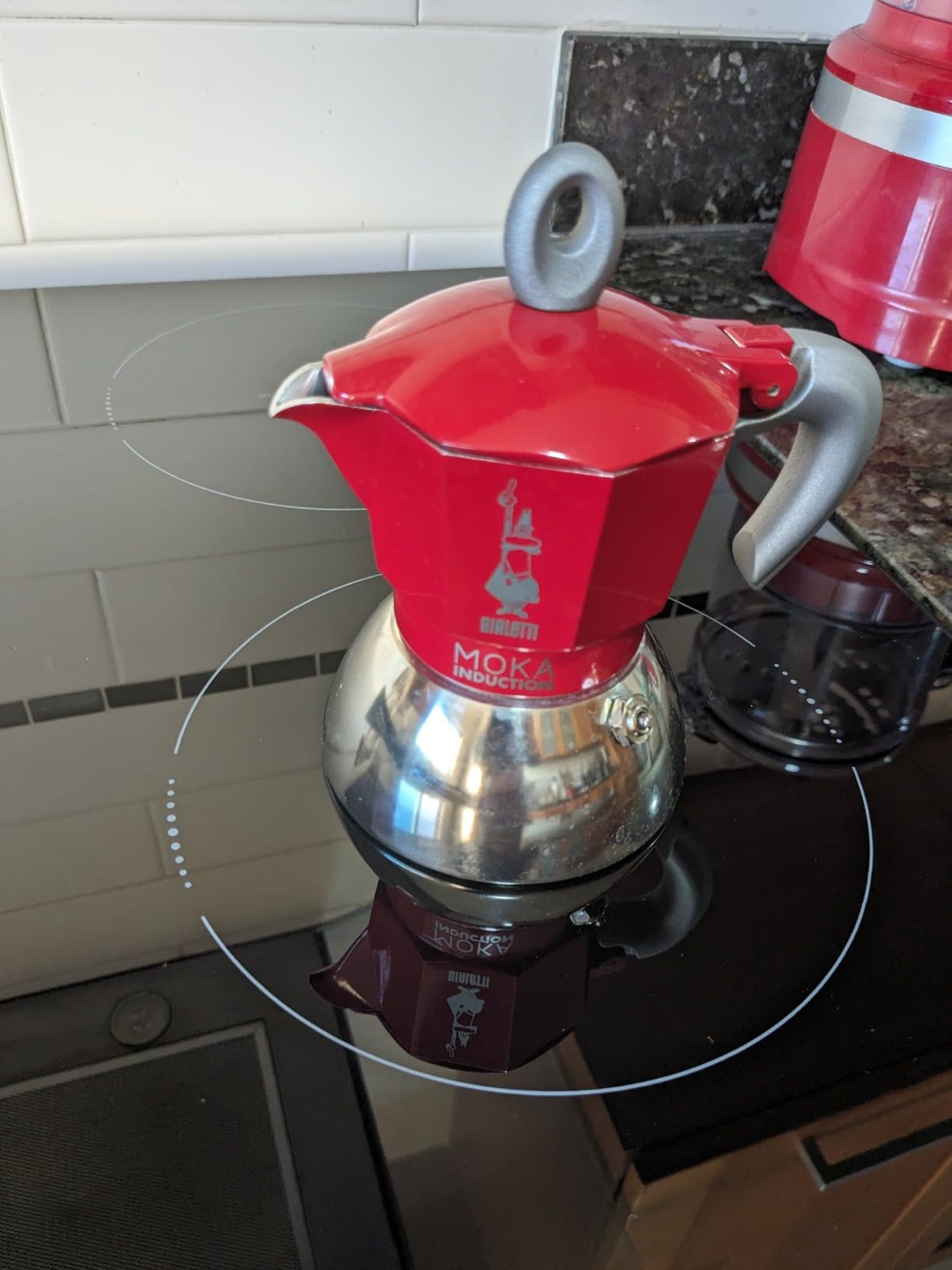 Bialetti - Moka Induction, Moka Pot, Suitable for all Types of Hobs, 2 Cups Espresso (3.4 Oz), Red customer photo 2