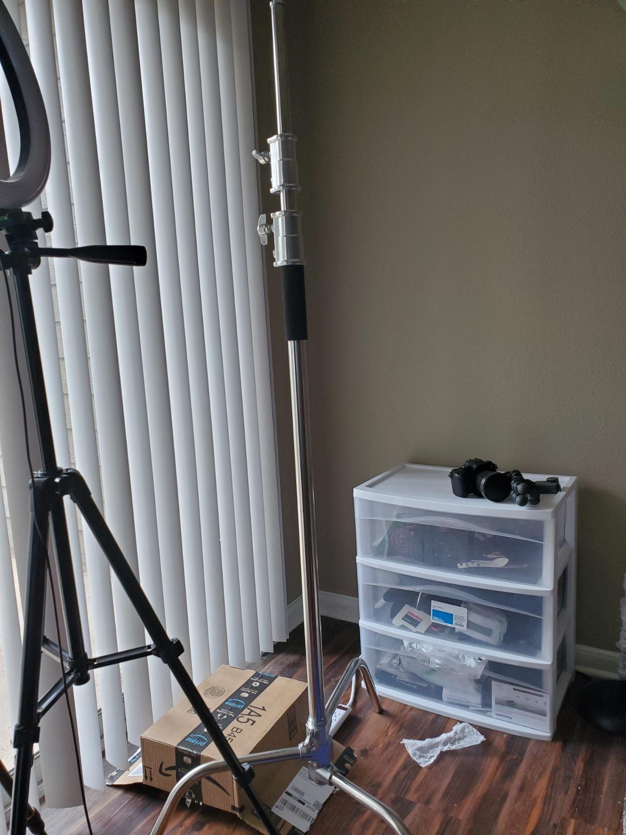 Neewer 10 Feet/3 Meters Adjustable C-Stand Light Stand with 4 Feet/1.2 Meters Extension Boom Arm, 2 Pieces Grip Head and Carry Bag for Photography Studio Video Reflector, Umbrella, Monolight, etc customer photo 2