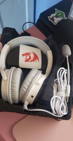 Redragon H350 RGB Wired Gaming Headset, Dynamic RGB Backlight - Stereo Surround-Sound - 50MM Drivers - Detachable Microphone, Over-Ear Headphones Works for PC/PS4/XBOX One/NS customer photo 1