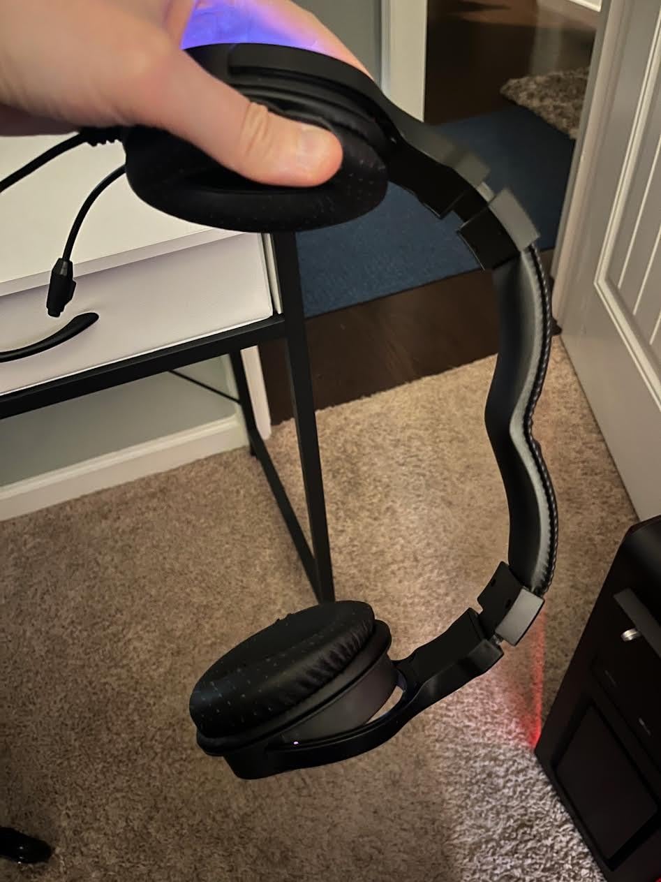 Redragon H350 RGB Wired Gaming Headset, Dynamic RGB Backlight - Stereo Surround-Sound - 50MM Drivers - Detachable Microphone, Over-Ear Headphones Works for PC/PS4/XBOX One/NS customer photo 2