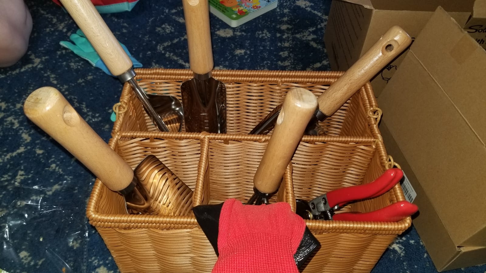 SOLIGT 8 Piece Garden Tools Set with Basket, Gardening Gifts for Women Men customer photo 2