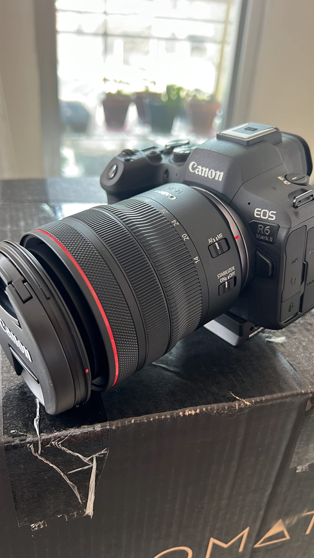 Canon RF14-35mm F4 L is USM Lens, Wide-Angle Zoom Lens, Compatible with EOS R Series Mirrorless Cameras, Black customer photo 2