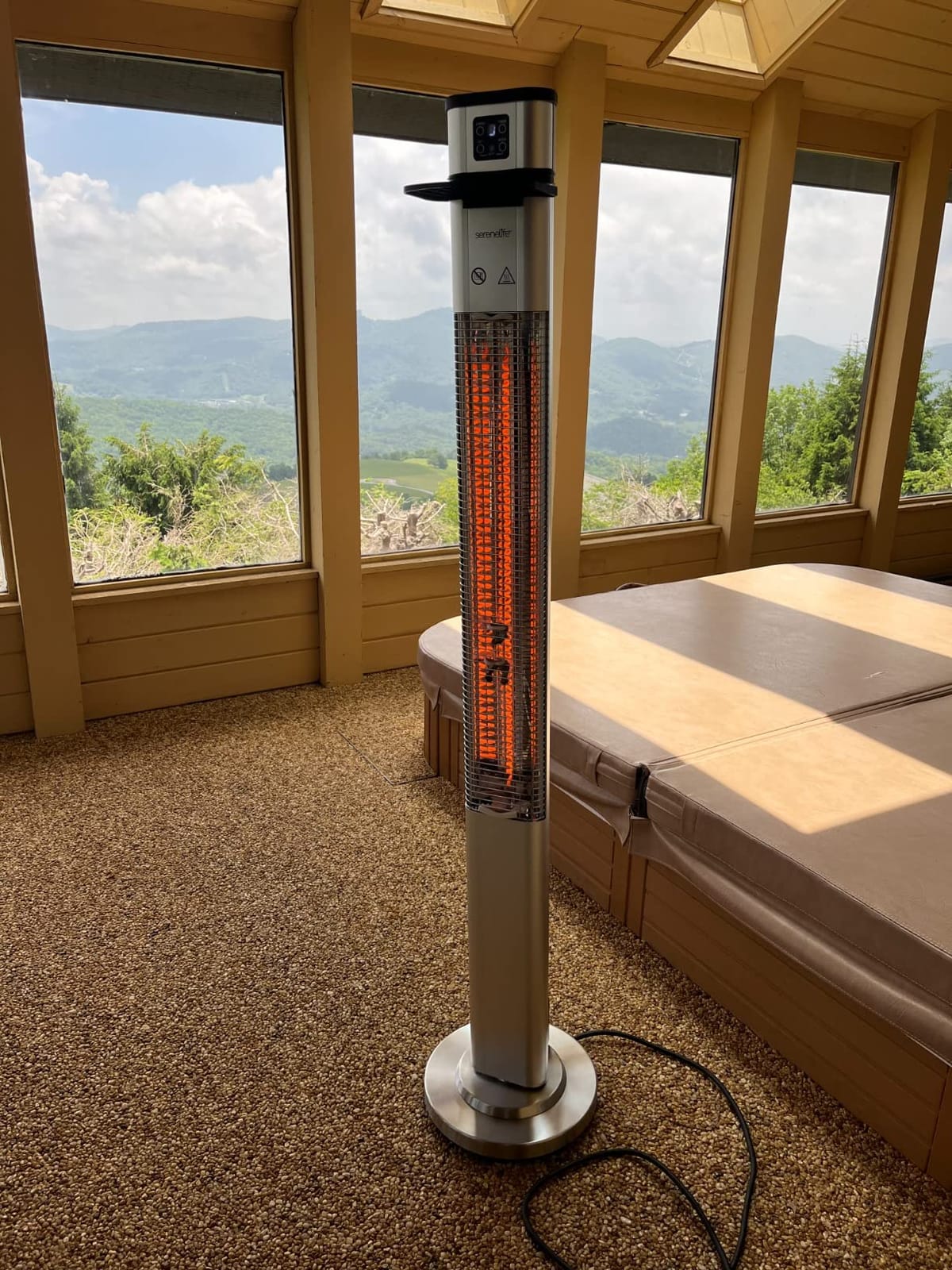 SereneLife Infrared Patio Heater, 1500W Electric Standing with Remote Control, IP44 Approved, Odorless, Three Power Settings, Indoor/Outdoor for Restaurant, Backyard, Garage, Decks customer photo 1