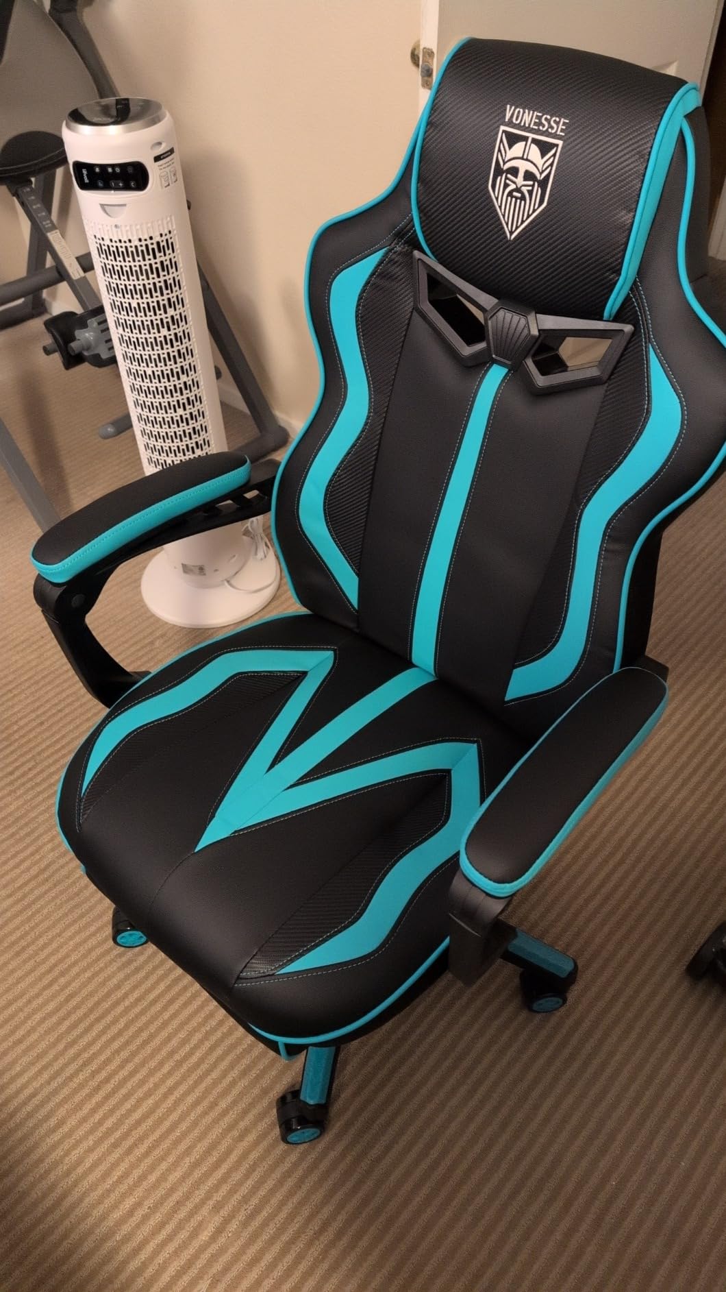 Vonesse Gaming Chair with Footrest, Big and Tall Gamer Chair with Massage, Reclining Computer Gaming Chair for Adults, Ergonomic Game Chair for Teens, High Back Video Game Chairs(Green/Black) customer photo 2